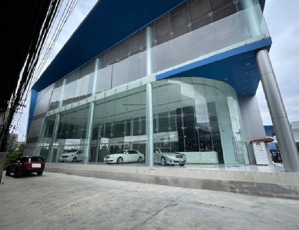 ให้เช่าโชว์รูมพัฒนาการ ศรีนครินทร์ : For Rent ให้เช่าโชว์รูม พร้อมสำนักงาน ริมถนนพระราม 9 ติดถนนใหญ่ ที่จอดรถหลายคัน / ทำเล ใกล้เดอะไนน์ พระราม 9 / เหมาะเป็นโชว์รูมรถยนต์ , เฟอร์นิเจอร์ , อื่น ๆ ตามความเหมาะสม