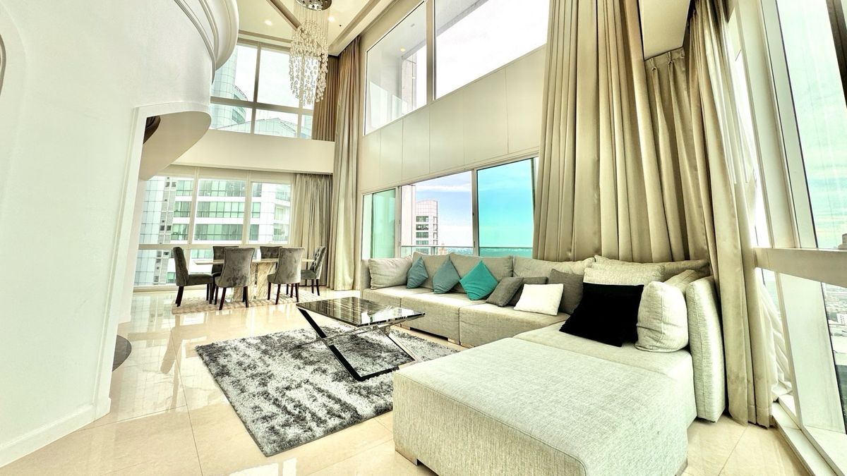 For RentCondoSukhumvit, Asoke, Thonglor : Millenium Penthouse Tower D 316 SQM for Rent !! Beautiful Benkiti Park View 🏡45 Floor! Town Down of Bangkok Near Asoke and Promphong BTS 5 Minute !! Close to Emporium Mall and Emquatier !! Super Locaton (Contact Me for Viewing 081-999-4482) Kate