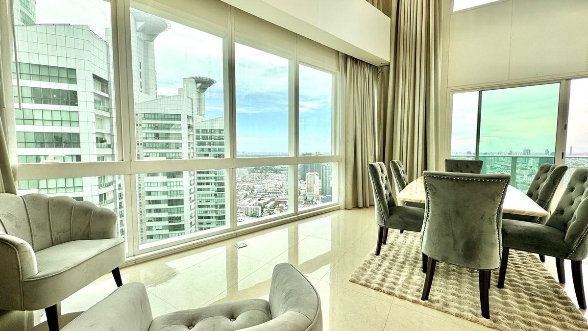 For RentCondoSukhumvit, Asoke, Thonglor : Millenium Penthouse Tower D 316 SQM for Rent !! Beautiful Benkiti Park View 🏡45 Floor! Town Down of Bangkok Near Asoke and Promphong BTS 5 Minute !! Close to Emporium Mall and Emquatier !! Super Locaton (Contact Me for Viewing 081-999-4482) Kate