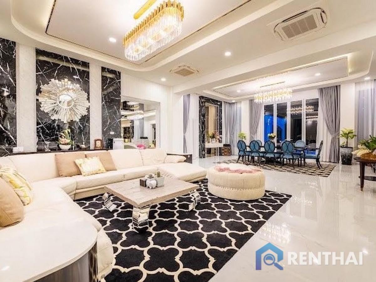 For SaleHousePattaya, Bangsaen, Chonburi : Modern Luxurious Living