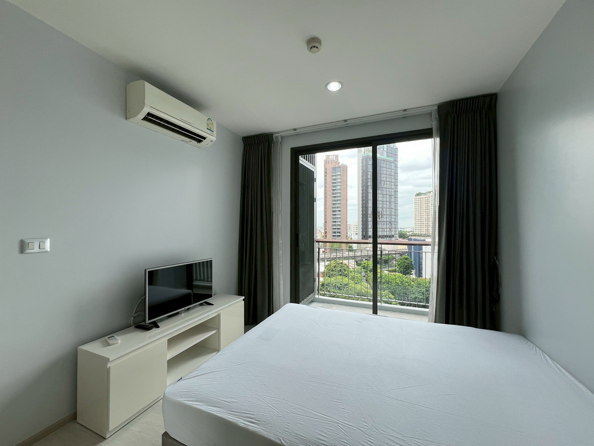 For RentCondoSukhumvit, Asoke, Thonglor : ✨ GT15861 | Condo Rhythm Sukhumvit 42, convenient transportation. Near the BTS Skytrain, there is a shuttle, beautiful room, fully furnished, ready to move in!!