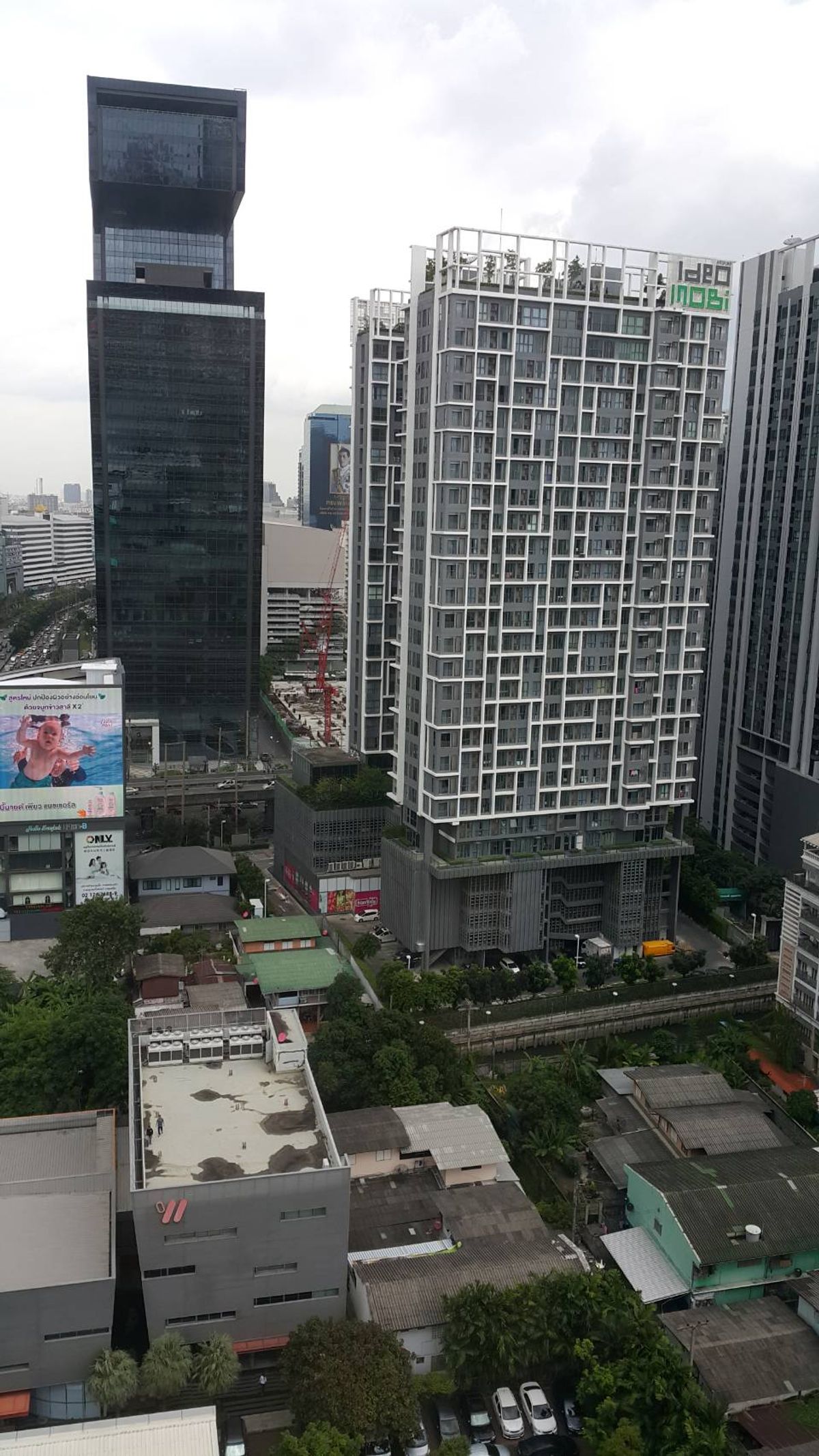 ให้เช่าคอนโดพระราม 9 เพชรบุรีตัดใหม่ RCA : ว่างพร้อมเข้าอยู่แล้ว Rhythm Asoke 2 วิวตึกสูง แต่งเฟอร์นิเจอร์ครบ