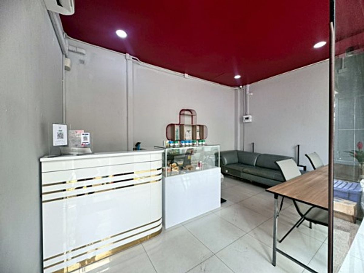 ให้เช่าร้านค้า/ตลาดนัดสุขุมวิท อโศก ทองหล่อ : ให้เช่าพื้นที่ ซอยทองหล่อ 13 ทำเลดี เหมาะทำร้านดอกไม้หรือธุรกิจขนาดเล็ก (N.1800)