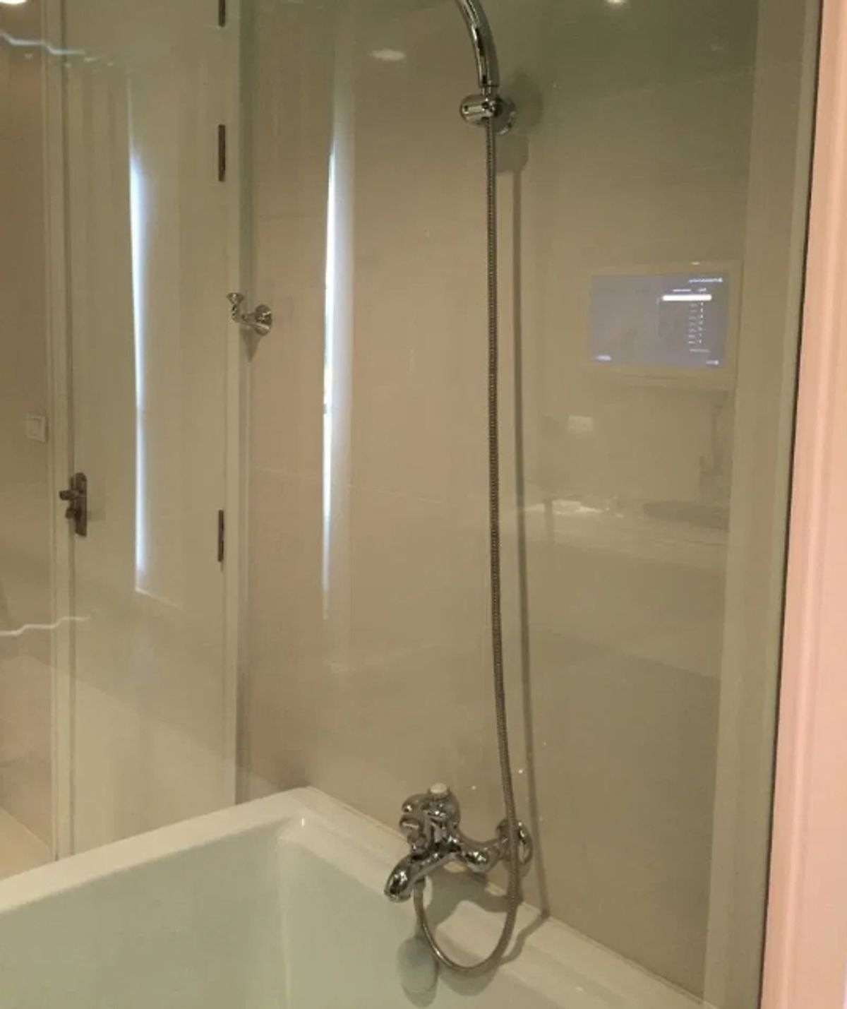 ให้เช่าคอนโดวิทยุ ชิดลม หลังสวน : The Address Chidlom Eng 中 日 Please add LINE ID @806qphgn o8415o5483