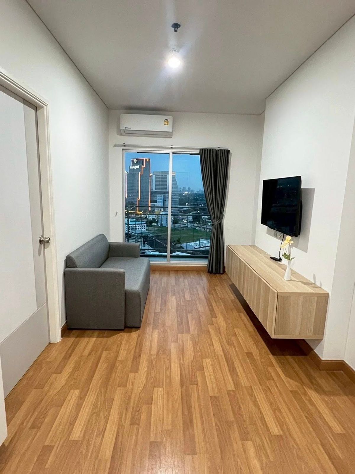 ให้เช่าคอนโดพระราม 3 สาธุประดิษฐ์ : เช่า RR469 Lumpini Place  Rama3 -Riverrine ห้องสวย เฟอร์นิเจอร์ครบ ทำเลพระราม3 เชื่อมต่อสีลม สาทร สะดวก
