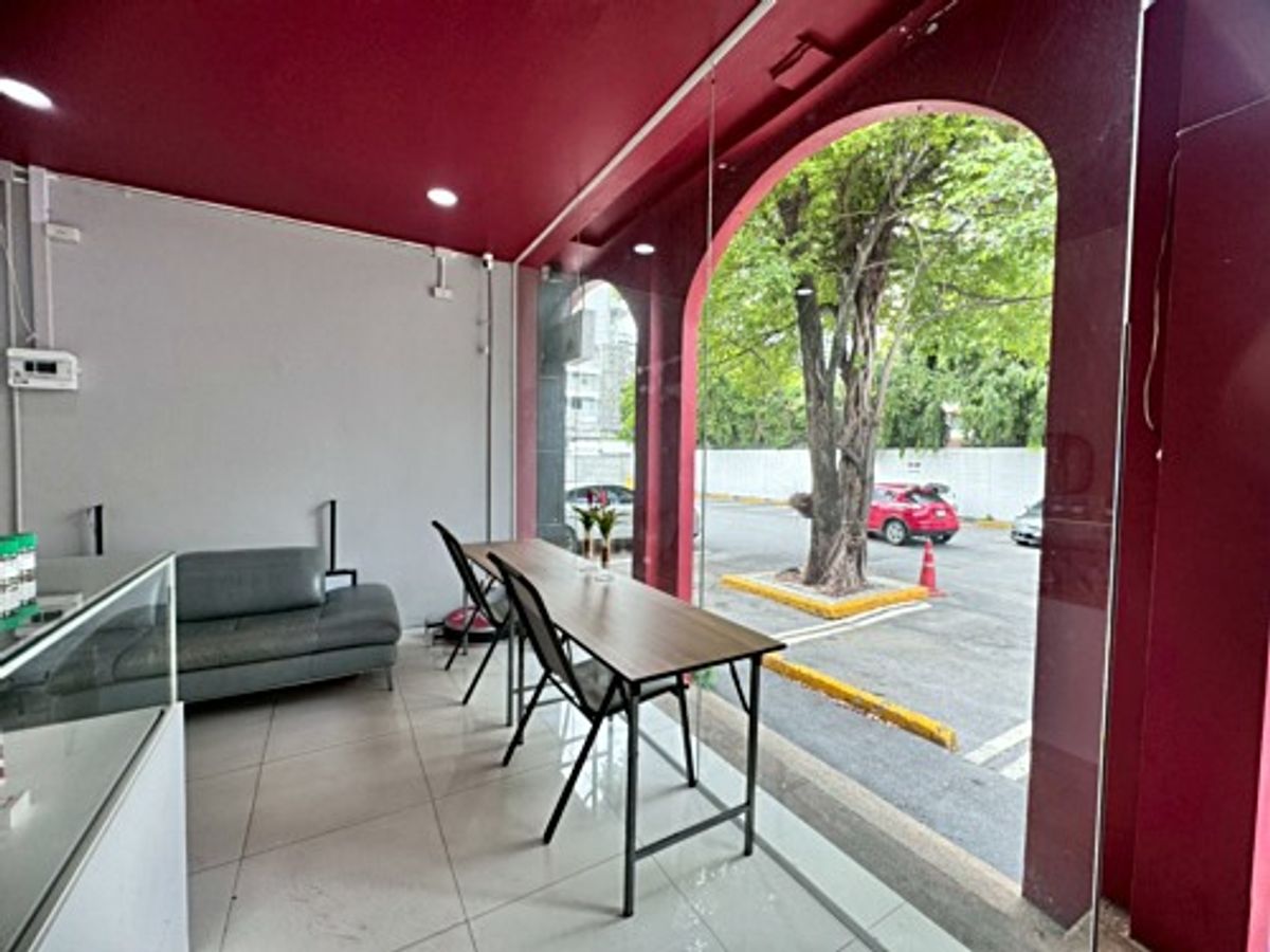 ให้เช่าร้านค้า/ตลาดนัดสุขุมวิท อโศก ทองหล่อ : ให้เช่าพื้นที่ ซอยทองหล่อ 13 ทำเลดี เหมาะทำร้านดอกไม้หรือธุรกิจขนาดเล็ก (N.1800)