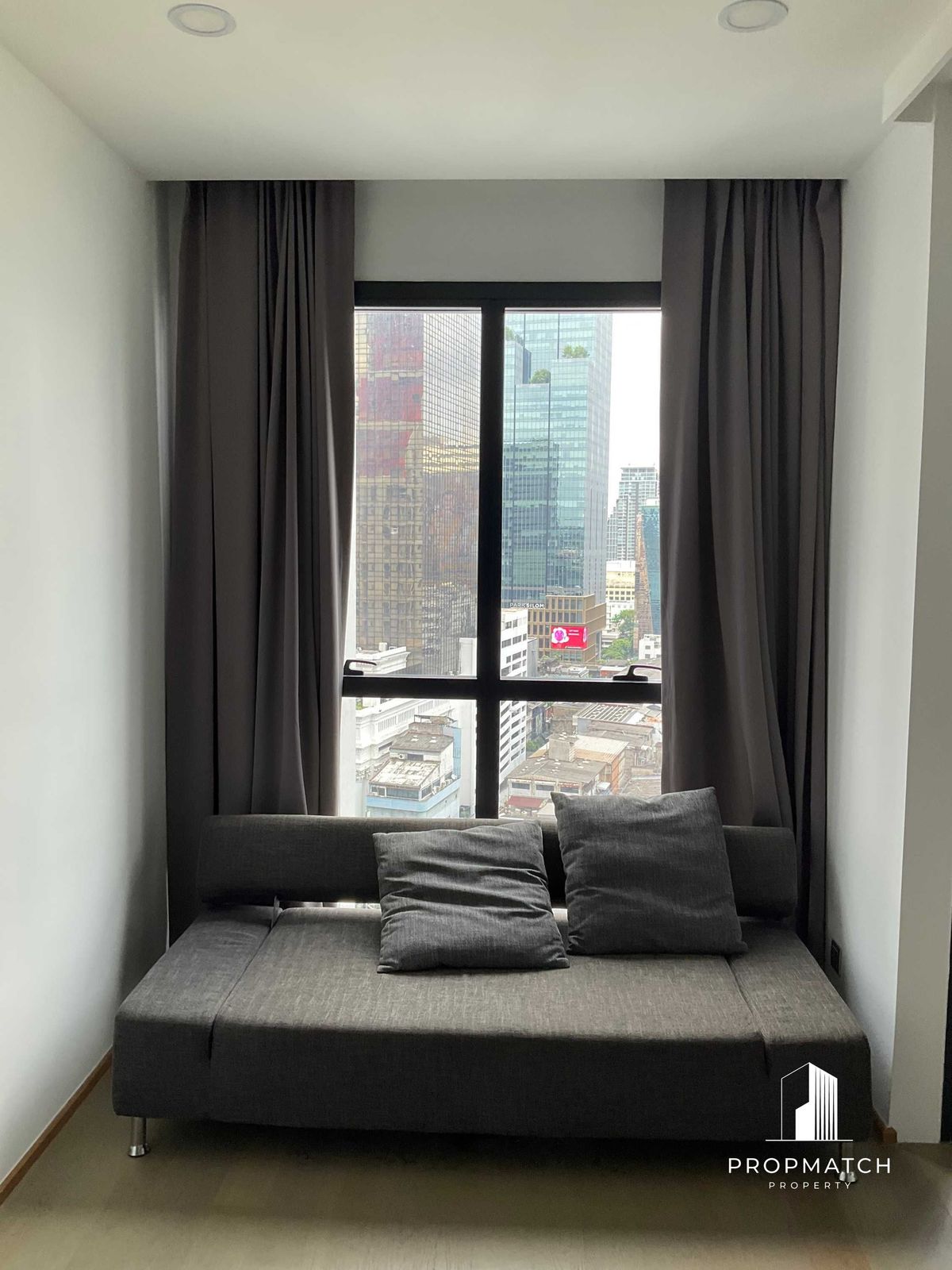 ขายคอนโดสยาม จุฬา สามย่าน : ห้องสวย รีบขาย!!  ASHTON Chula-Silom (2bad2bath 32.5 ตรม.) เพียง 7.49 ล้านบาท เท่านั้น Tel.0806265693  คุณแบม 