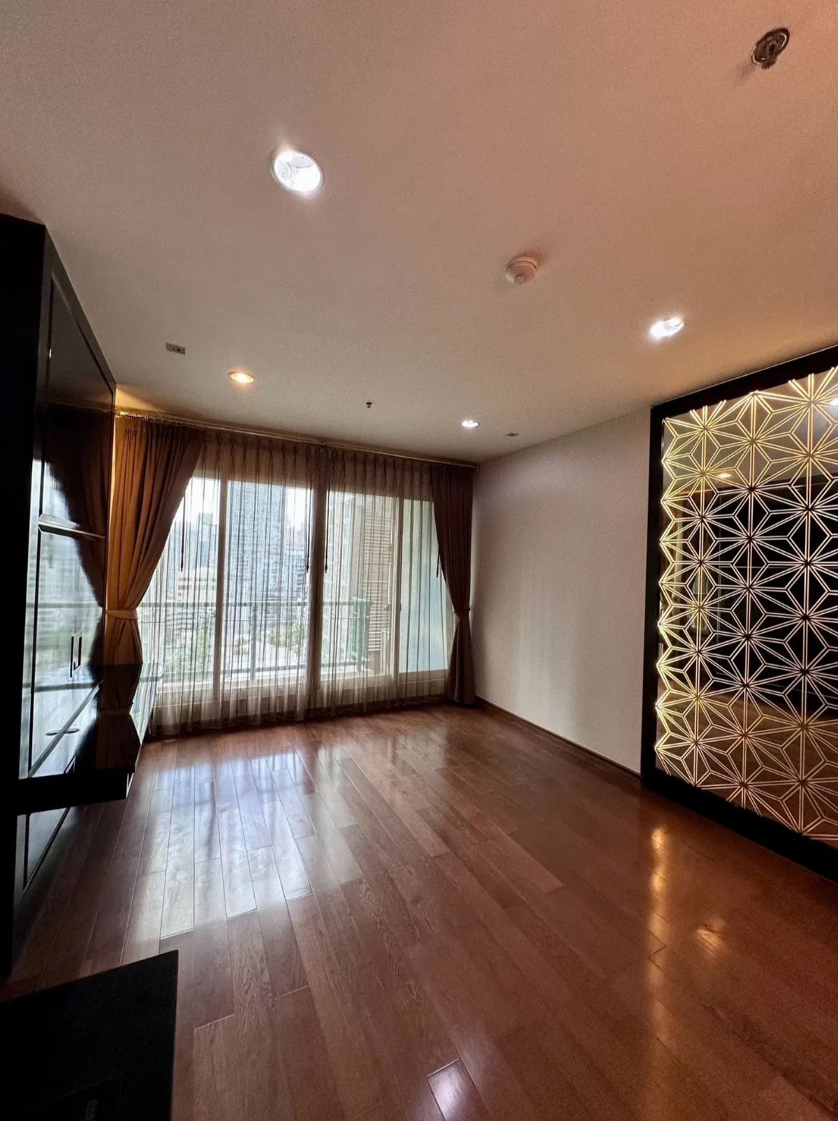 ขายคอนโดวิทยุ ชิดลม หลังสวน : The Address Chidlom Eng 中 日 Please add LINE ID @806qphgn o8415o5483