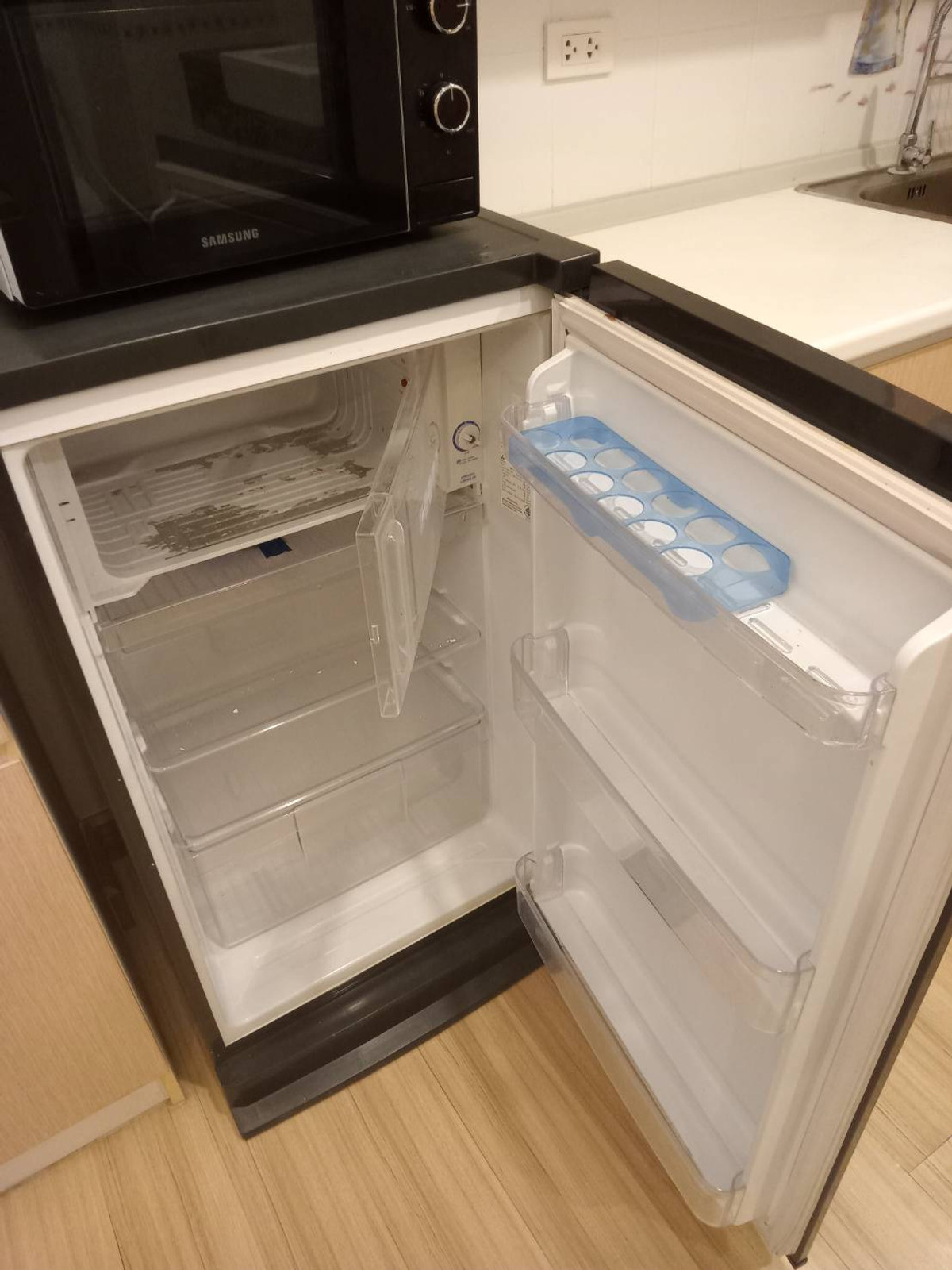 ให้เช่าคอนโดปิ่นเกล้า จรัญสนิทวงศ์ :  ให้เช่าคอนโด 88เดอะเทอมินอล สิรินธร-ปิ่นเกล้า 30.31ตรม. ชั้น 10 เฟอร์นิเจอร์ครบ หิ้วกระเป๋าเข้าอยู่ได้เลย วิวสระว่ายน้ำ