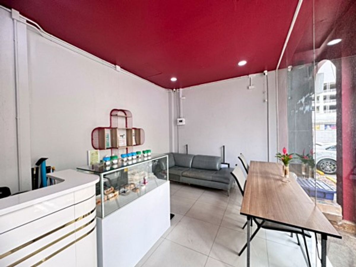 ให้เช่าร้านค้า/ตลาดนัดสุขุมวิท อโศก ทองหล่อ : ให้เช่าพื้นที่ ซอยทองหล่อ 13 ทำเลดี เหมาะทำร้านดอกไม้หรือธุรกิจขนาดเล็ก (N.1800)