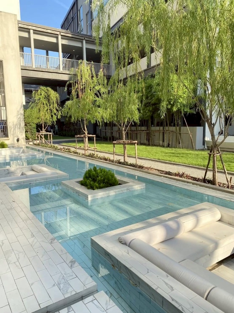 ขายคอนโดบางซื่อ วงศ์สว่าง เตาปูน : 🔥ขายด่วนๆ ราคาต่อรองกันได้ 🔥 คอนโด แชปเตอร์วัน ชายน์ บางโพ ขนาด 22.48 ตร.ม. ชั้น 12 ใกล้ลิฟท์ เดินทางสะดวกมาก มี 7-11 ในโครงการ อยู่ใกล้โรงเรียนโยธินบูรณะ / ห้างเกต์เวย์ บางซื่อ / MRT บางโพ / รพ. บางโพเพียง 600 เมตร