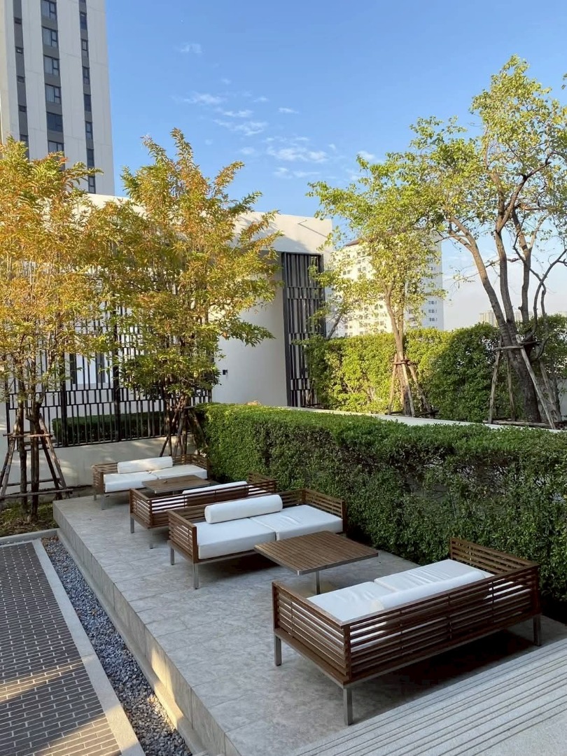 ขายคอนโดบางซื่อ วงศ์สว่าง เตาปูน : 🔥ขายด่วนๆ ราคาต่อรองกันได้ 🔥 คอนโด แชปเตอร์วัน ชายน์ บางโพ ขนาด 22.48 ตร.ม. ชั้น 12 ใกล้ลิฟท์ เดินทางสะดวกมาก มี 7-11 ในโครงการ อยู่ใกล้โรงเรียนโยธินบูรณะ / ห้างเกต์เวย์ บางซื่อ / MRT บางโพ / รพ. บางโพเพียง 600 เมตร