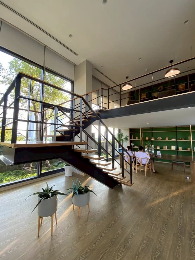 ขายคอนโดบางซื่อ วงศ์สว่าง เตาปูน : 🔥ขายด่วนๆ ราคาต่อรองกันได้ 🔥 คอนโด แชปเตอร์วัน ชายน์ บางโพ ขนาด 22.48 ตร.ม. ชั้น 12 ใกล้ลิฟท์ เดินทางสะดวกมาก มี 7-11 ในโครงการ อยู่ใกล้โรงเรียนโยธินบูรณะ / ห้างเกต์เวย์ บางซื่อ / MRT บางโพ / รพ. บางโพเพียง 600 เมตร