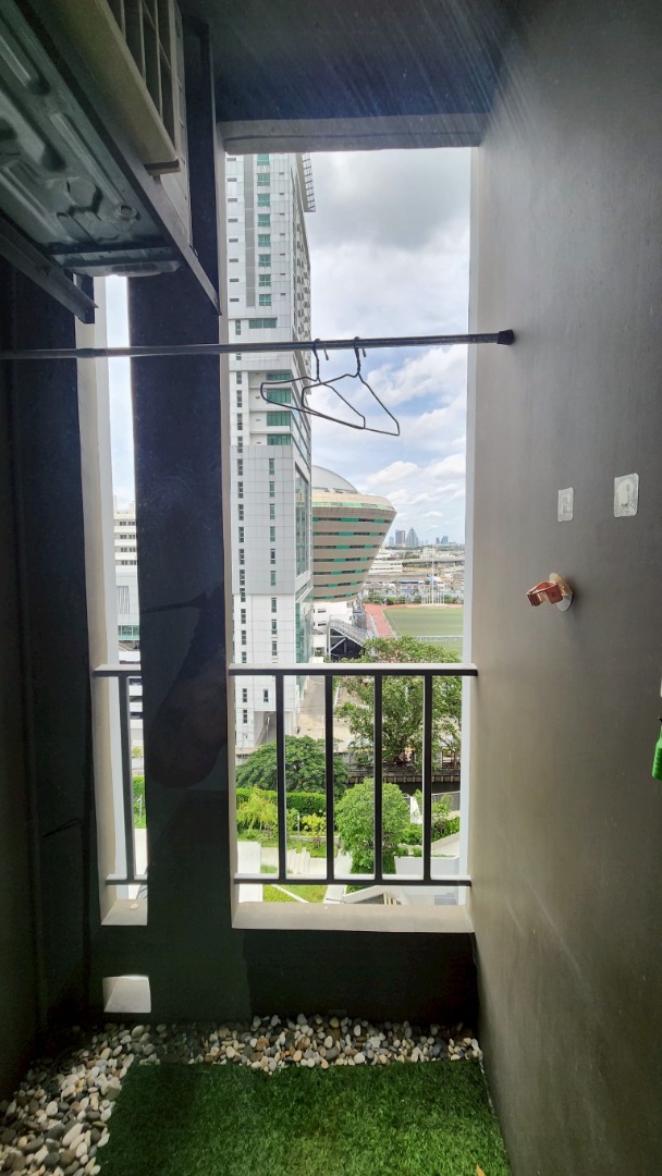 ขายคอนโดบางซื่อ วงศ์สว่าง เตาปูน : 🔥ขายด่วนๆ ราคาต่อรองกันได้ 🔥 คอนโด แชปเตอร์วัน ชายน์ บางโพ ขนาด 22.48 ตร.ม. ชั้น 12 ใกล้ลิฟท์ เดินทางสะดวกมาก มี 7-11 ในโครงการ อยู่ใกล้โรงเรียนโยธินบูรณะ / ห้างเกต์เวย์ บางซื่อ / MRT บางโพ / รพ. บางโพเพียง 600 เมตร