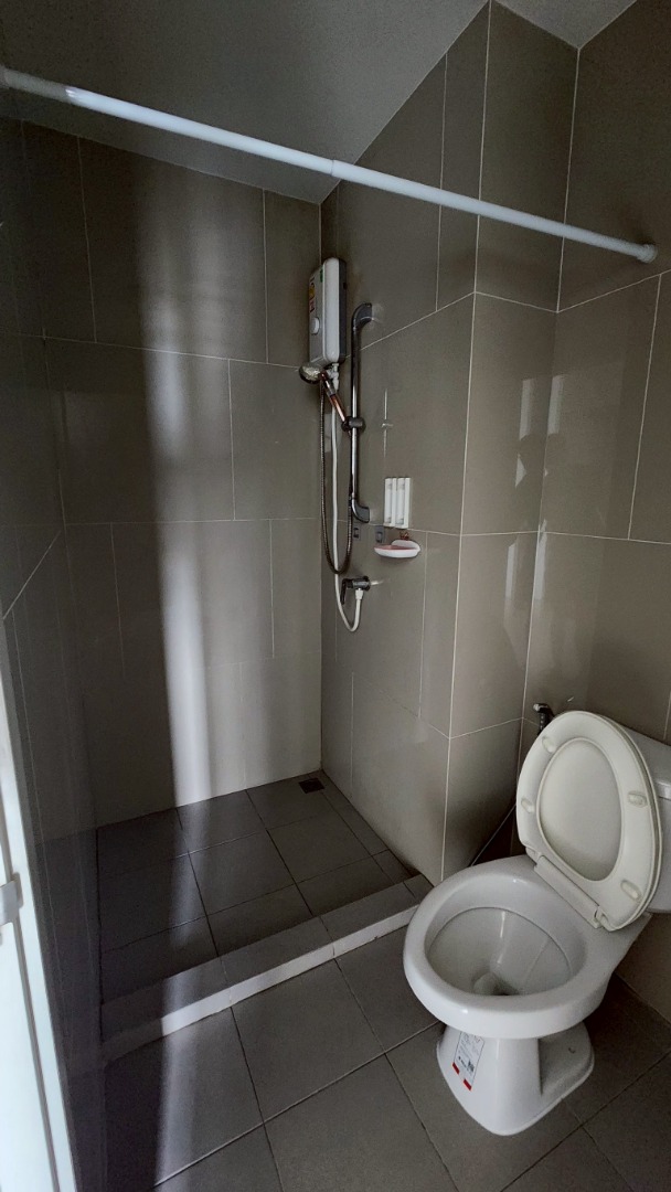 ขายคอนโดบางซื่อ วงศ์สว่าง เตาปูน : 🔥ขายด่วนๆ ราคาต่อรองกันได้ 🔥 คอนโด แชปเตอร์วัน ชายน์ บางโพ ขนาด 22.48 ตร.ม. ชั้น 12 ใกล้ลิฟท์ เดินทางสะดวกมาก มี 7-11 ในโครงการ อยู่ใกล้โรงเรียนโยธินบูรณะ / ห้างเกต์เวย์ บางซื่อ / MRT บางโพ / รพ. บางโพเพียง 600 เมตร