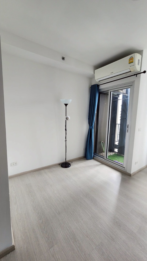 ขายคอนโดบางซื่อ วงศ์สว่าง เตาปูน : 🔥ขายด่วนๆ ราคาต่อรองกันได้ 🔥 คอนโด แชปเตอร์วัน ชายน์ บางโพ ขนาด 22.48 ตร.ม. ชั้น 12 ใกล้ลิฟท์ เดินทางสะดวกมาก มี 7-11 ในโครงการ อยู่ใกล้โรงเรียนโยธินบูรณะ / ห้างเกต์เวย์ บางซื่อ / MRT บางโพ / รพ. บางโพเพียง 600 เมตร