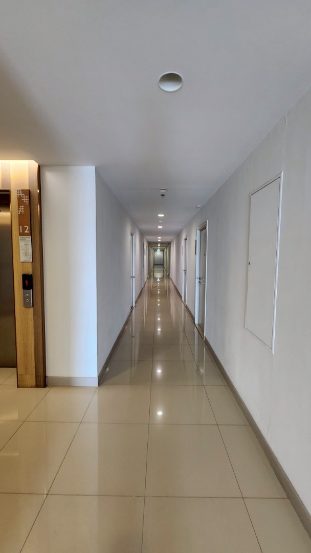 ขายคอนโดบางซื่อ วงศ์สว่าง เตาปูน : 🔥ขายด่วนๆ ราคาต่อรองกันได้ 🔥 คอนโด แชปเตอร์วัน ชายน์ บางโพ ขนาด 22.48 ตร.ม. ชั้น 12 ใกล้ลิฟท์ เดินทางสะดวกมาก มี 7-11 ในโครงการ อยู่ใกล้โรงเรียนโยธินบูรณะ / ห้างเกต์เวย์ บางซื่อ / MRT บางโพ / รพ. บางโพเพียง 600 เมตร