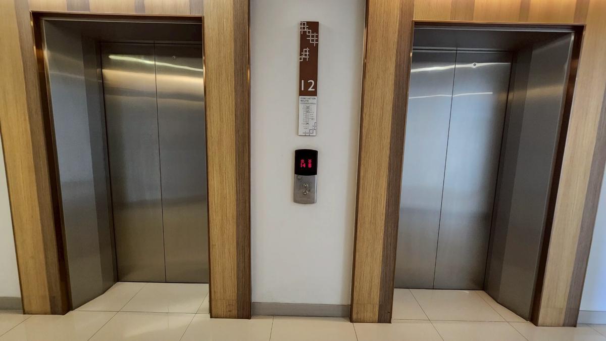 ขายคอนโดบางซื่อ วงศ์สว่าง เตาปูน : 🔥ขายด่วนๆ ราคาต่อรองกันได้ 🔥 คอนโด แชปเตอร์วัน ชายน์ บางโพ ขนาด 22.48 ตร.ม. ชั้น 12 ใกล้ลิฟท์ เดินทางสะดวกมาก มี 7-11 ในโครงการ อยู่ใกล้โรงเรียนโยธินบูรณะ / ห้างเกต์เวย์ บางซื่อ / MRT บางโพ / รพ. บางโพเพียง 600 เมตร