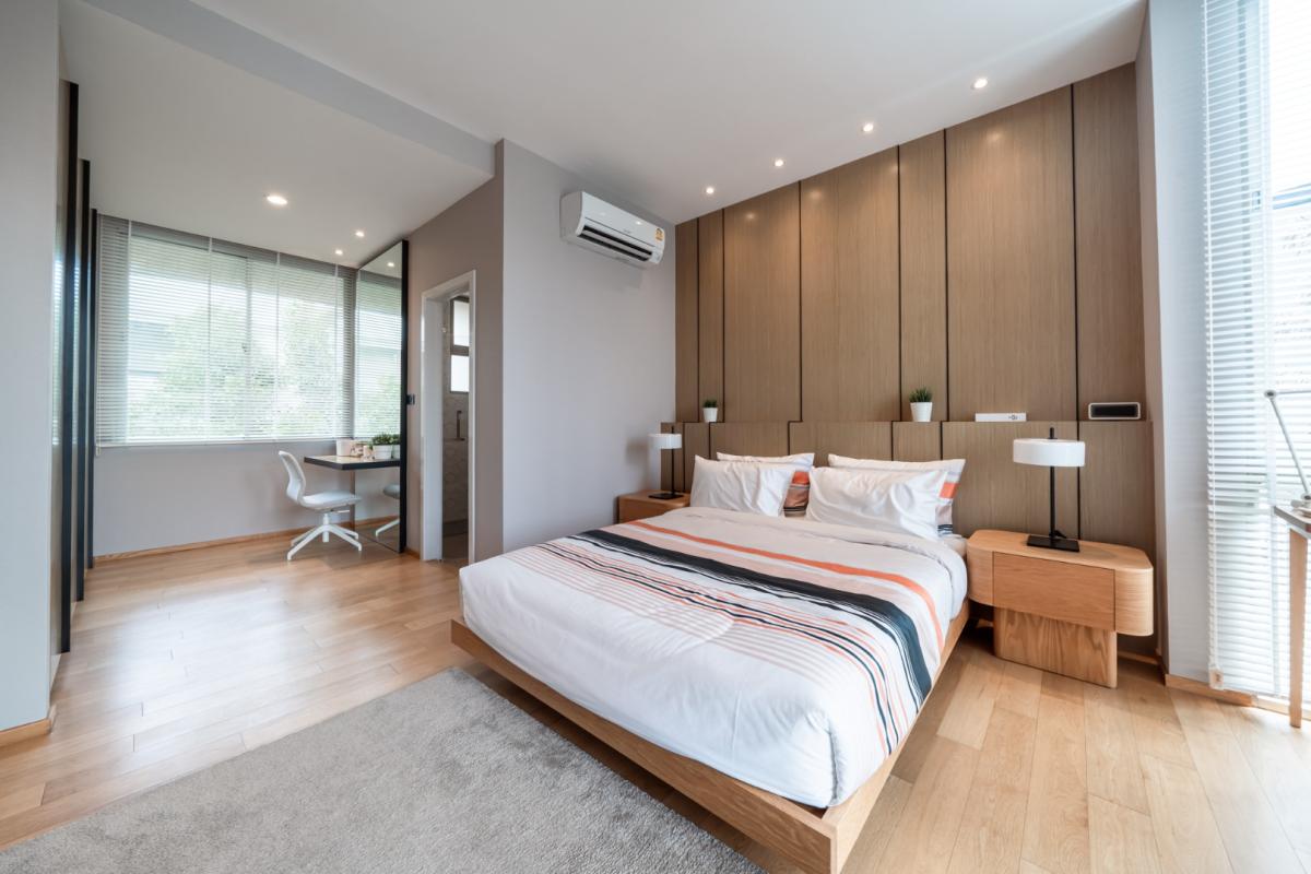 For SaleHouseBangna, Bearing, Lasalle : 🔥Beautiful house in a prime location🔥Nirvana Beyond Bangna (Type Mind) 3-storey detached house, decorated in Nature Modern style, spacious, comfortable and private, near the community and Suvarnabhumi Airport.