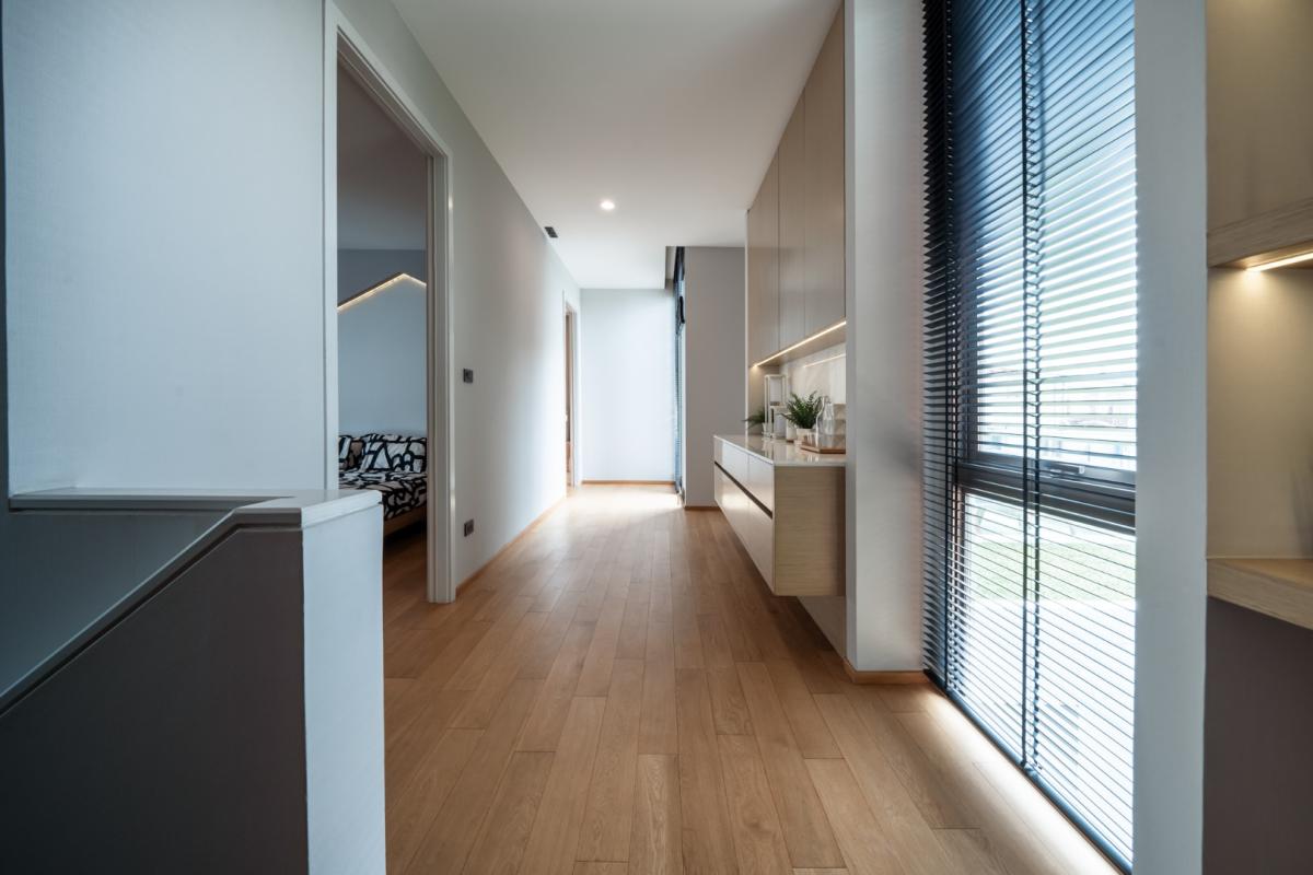 For SaleHouseBangna, Bearing, Lasalle : 🔥Beautiful house in a prime location🔥Nirvana Beyond Bangna (Type Mind) 3-storey detached house, decorated in Nature Modern style, spacious, comfortable and private, near the community and Suvarnabhumi Airport.