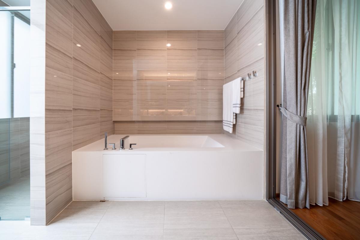 For SaleHouseBangna, Bearing, Lasalle : 🔥Beautiful house in a prime location🔥Nirvana Beyond Bangna (Type Mind) 3-storey detached house, decorated in Nature Modern style, spacious, comfortable and private, near the community and Suvarnabhumi Airport.