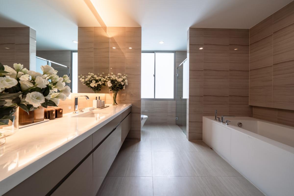 For SaleHouseBangna, Bearing, Lasalle : 🔥Beautiful house in a prime location🔥Nirvana Beyond Bangna (Type Mind) 3-storey detached house, decorated in Nature Modern style, spacious, comfortable and private, near the community and Suvarnabhumi Airport.