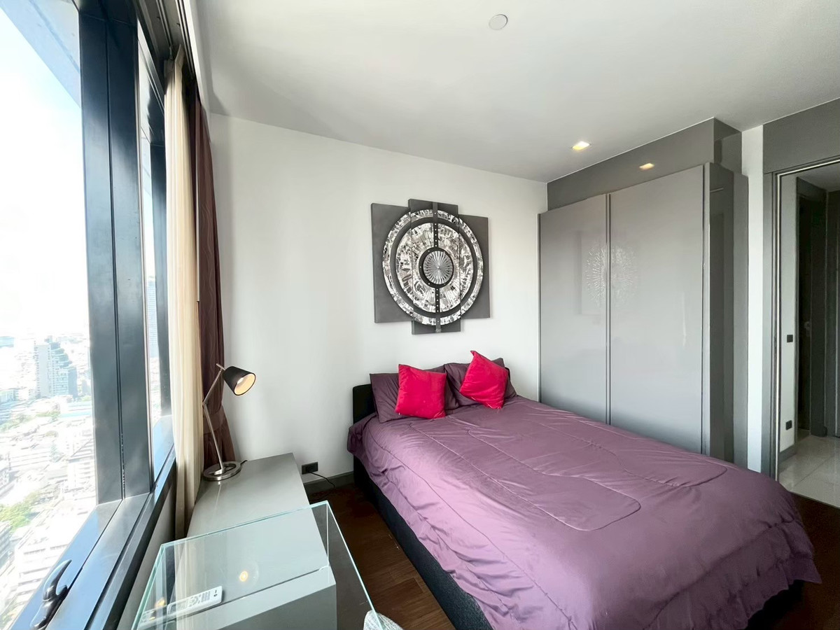 ให้เช่าคอนโดสีลม ศาลาแดง บางรัก : [ Rare Deal ] วิวตึกมหานครแบบพาโนรามา! M Silom 2 นอน 2 น้ำ ชั้นสูง อ่างจากุซซี่ส่วนตัว ราคาพิเศษ 🏙️🐕