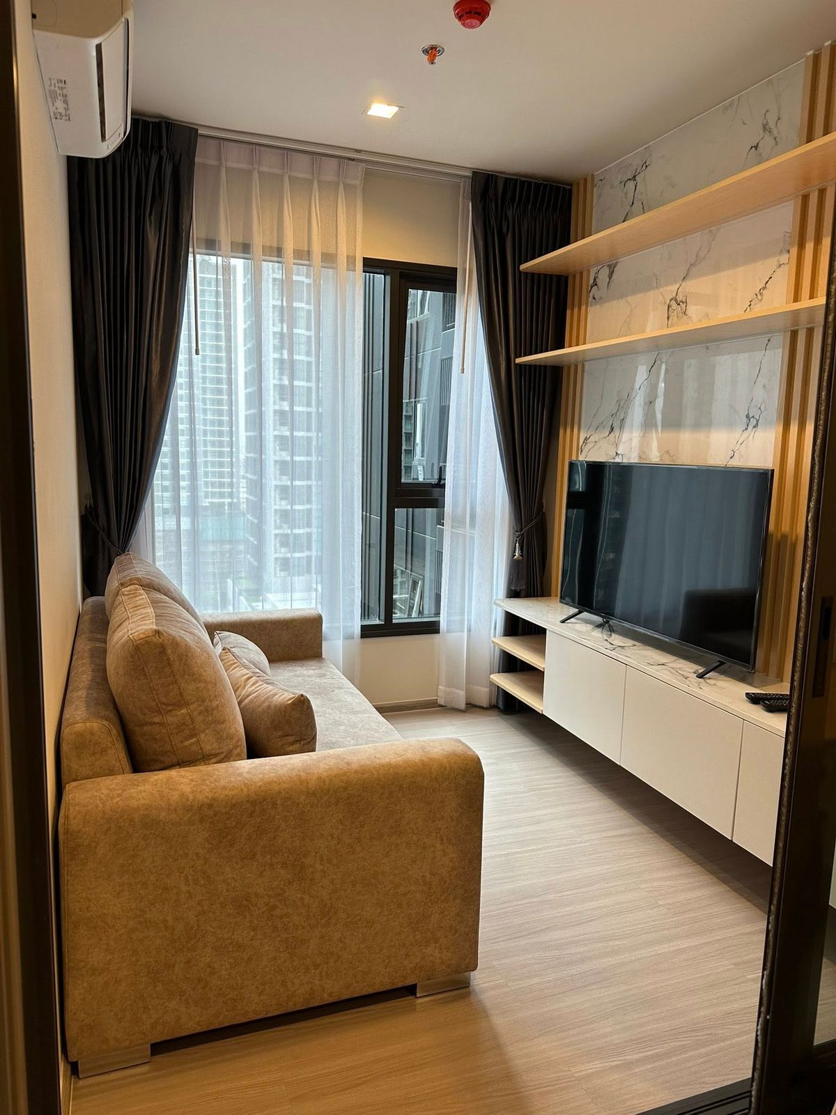 For RentCondoRama9, Petchburi, RCA : 🔥 Beautiful Room, Ready To Move🔥Life Asoke Hype, Near MRT Rama 9