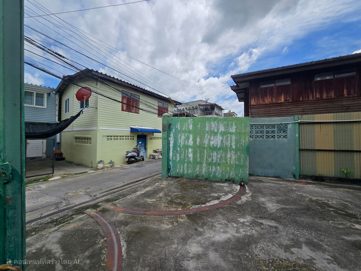 For SaleLandWongwianyai, Charoennakor : 5 plots of land for sale 436.6 sq.w. offers buildings and houses Soi Charoen Nakhon 48