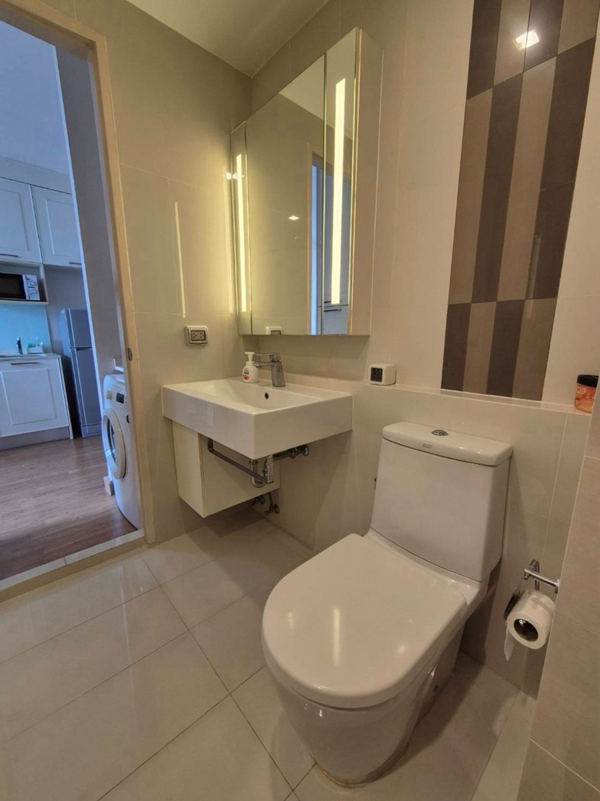 For RentCondoOnnut, Udomsuk : ✨🏙️💓 The room is available in the furniture, complete electrical appliances 📲🔥