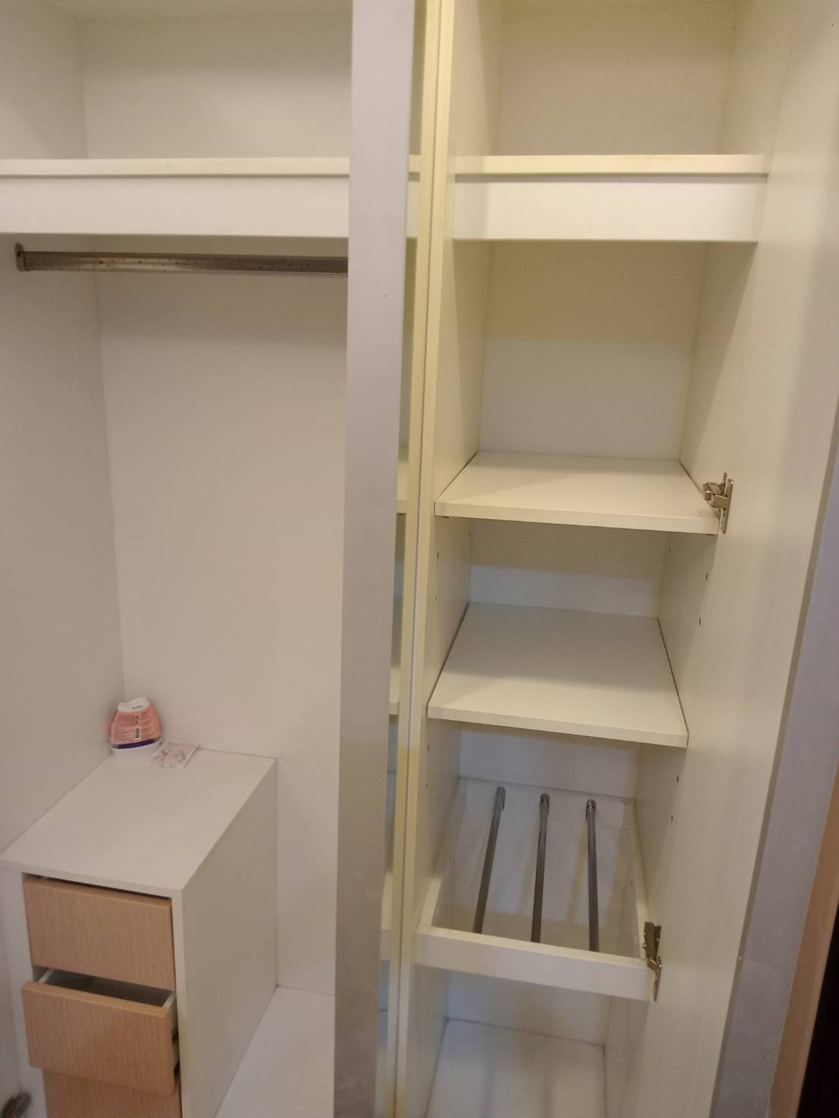 ให้เช่าคอนโดปิ่นเกล้า จรัญสนิทวงศ์ :  ให้เช่าคอนโด 88เดอะเทอมินอล สิรินธร-ปิ่นเกล้า 30.31ตรม. ชั้น 10 เฟอร์นิเจอร์ครบ หิ้วกระเป๋าเข้าอยู่ได้เลย วิวสระว่ายน้ำ