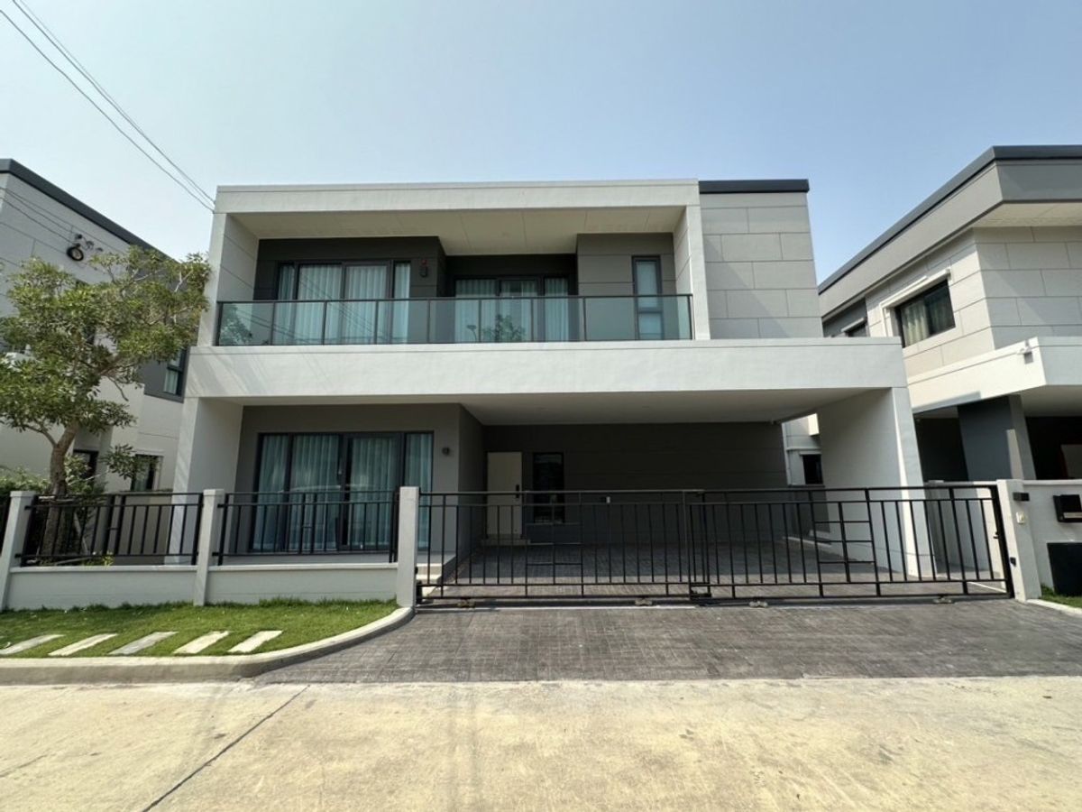 For RentHouseBangna, Bearing, Lasalle : 2-storey detached house, good location, beautiful decoration for rent in Bang Na-Bang Kaew area Near the Mega Bangna only 1.9 km.