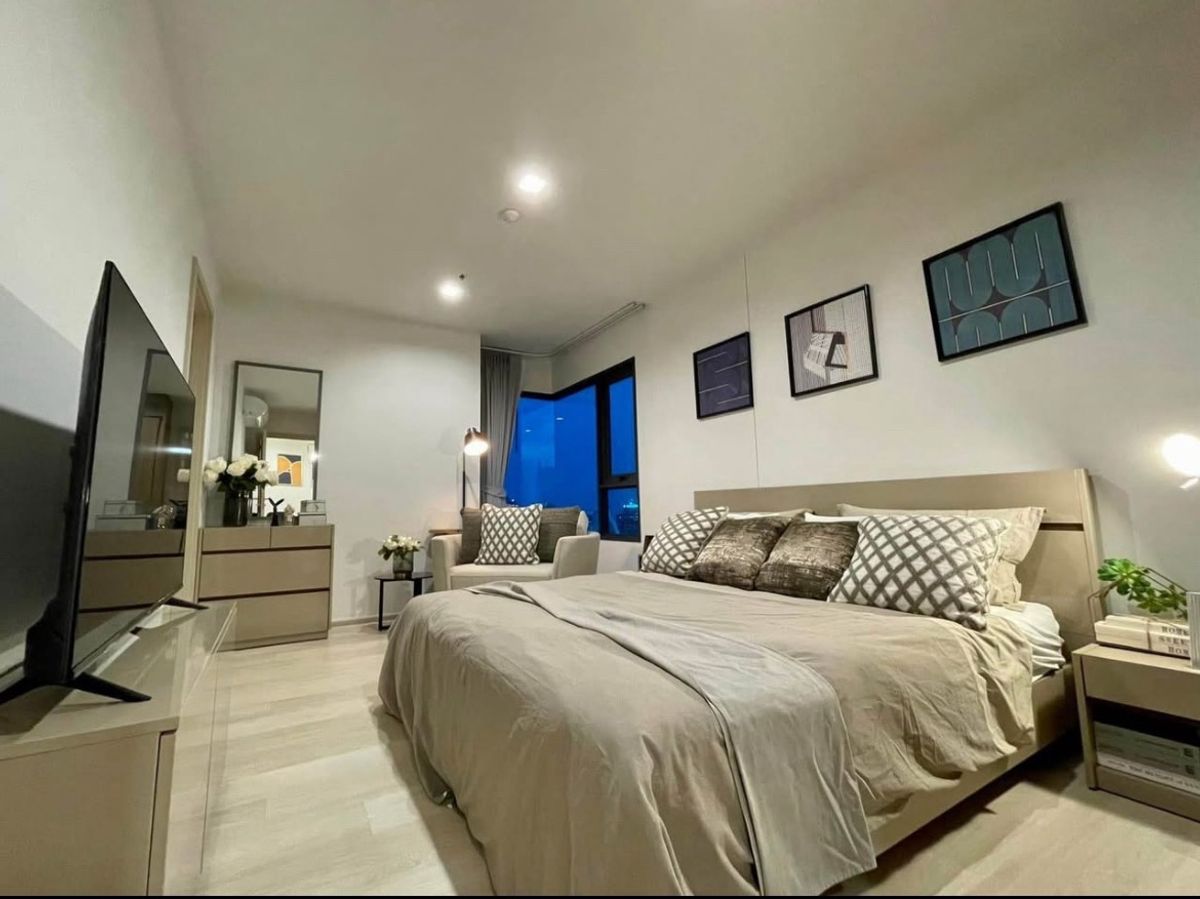 For RentCondoWitthayu, Chidlom, Langsuan, Ploenchit : Life One Wireless – 450m from BTS Phloen Chit

Type     : 2 Bedrooms / 2 Bathrooms
Size      : 63 sq.m.
Floor     : 35th (Embassy view)
Rent      : 52,000 Baht/Month