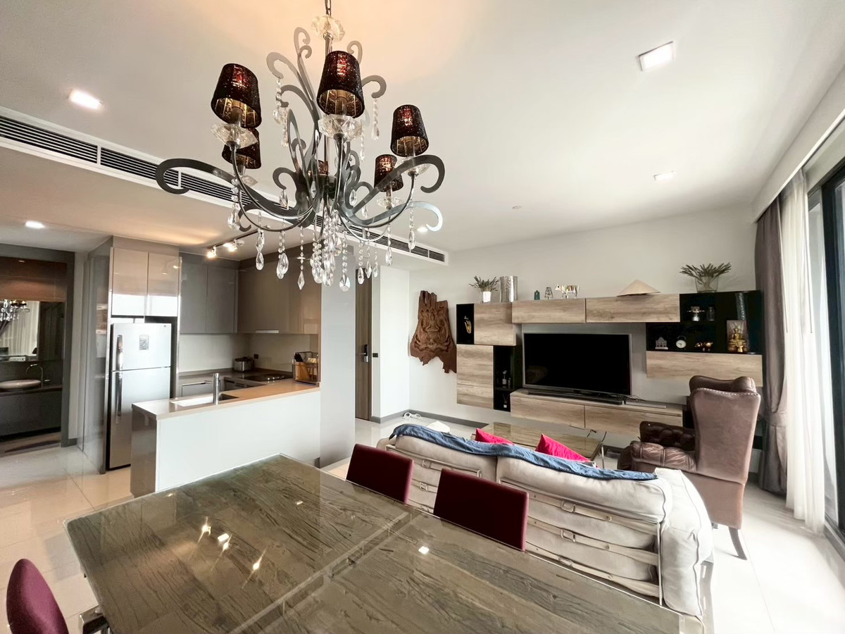 ให้เช่าคอนโดสีลม ศาลาแดง บางรัก : [ Rare Deal ] วิวตึกมหานครแบบพาโนรามา! M Silom 2 นอน 2 น้ำ ชั้นสูง อ่างจากุซซี่ส่วนตัว ราคาพิเศษ 🏙️🐕