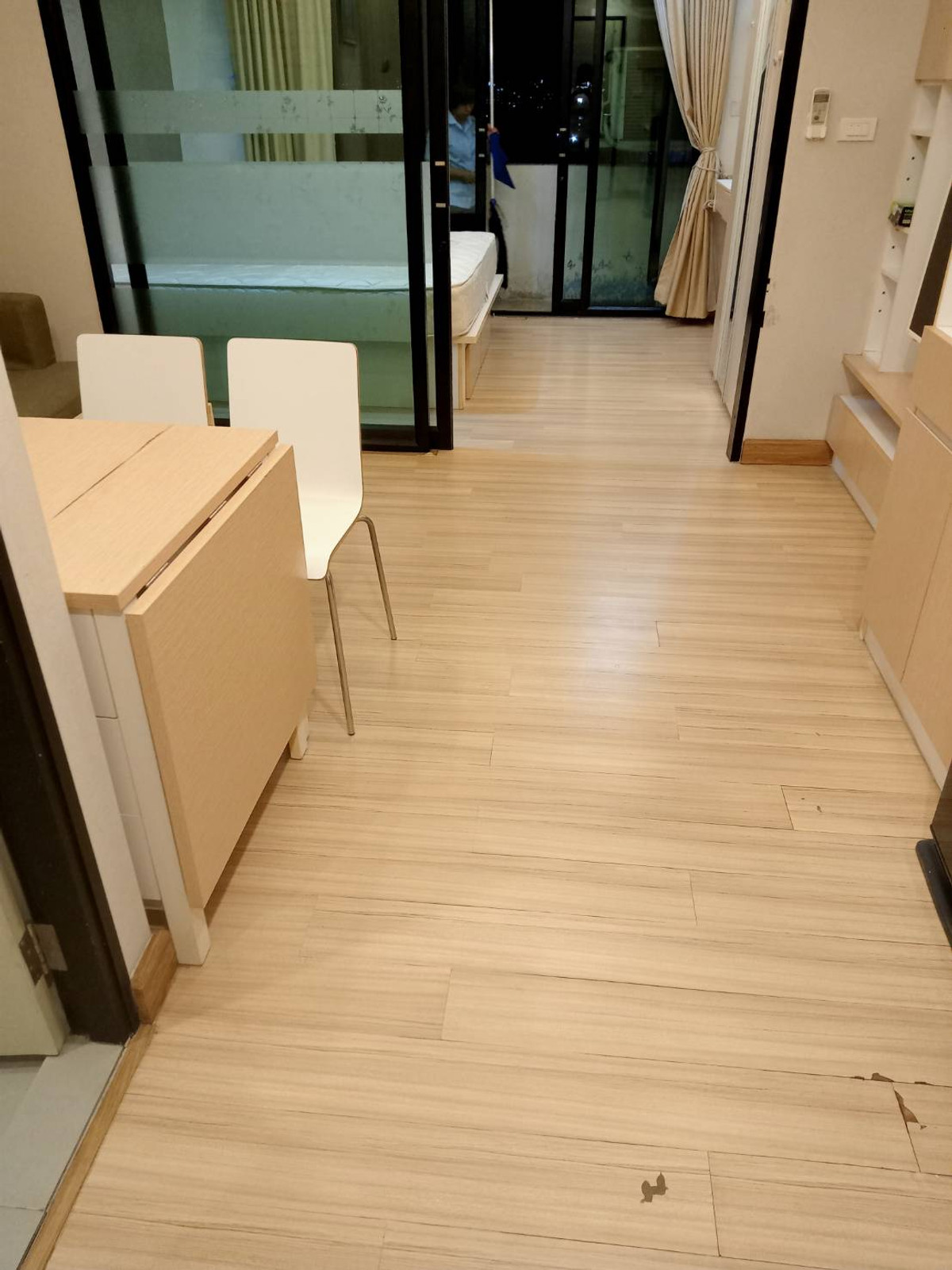 ให้เช่าคอนโดปิ่นเกล้า จรัญสนิทวงศ์ :  ให้เช่าคอนโด 88เดอะเทอมินอล สิรินธร-ปิ่นเกล้า 30.31ตรม. ชั้น 10 เฟอร์นิเจอร์ครบ หิ้วกระเป๋าเข้าอยู่ได้เลย วิวสระว่ายน้ำ