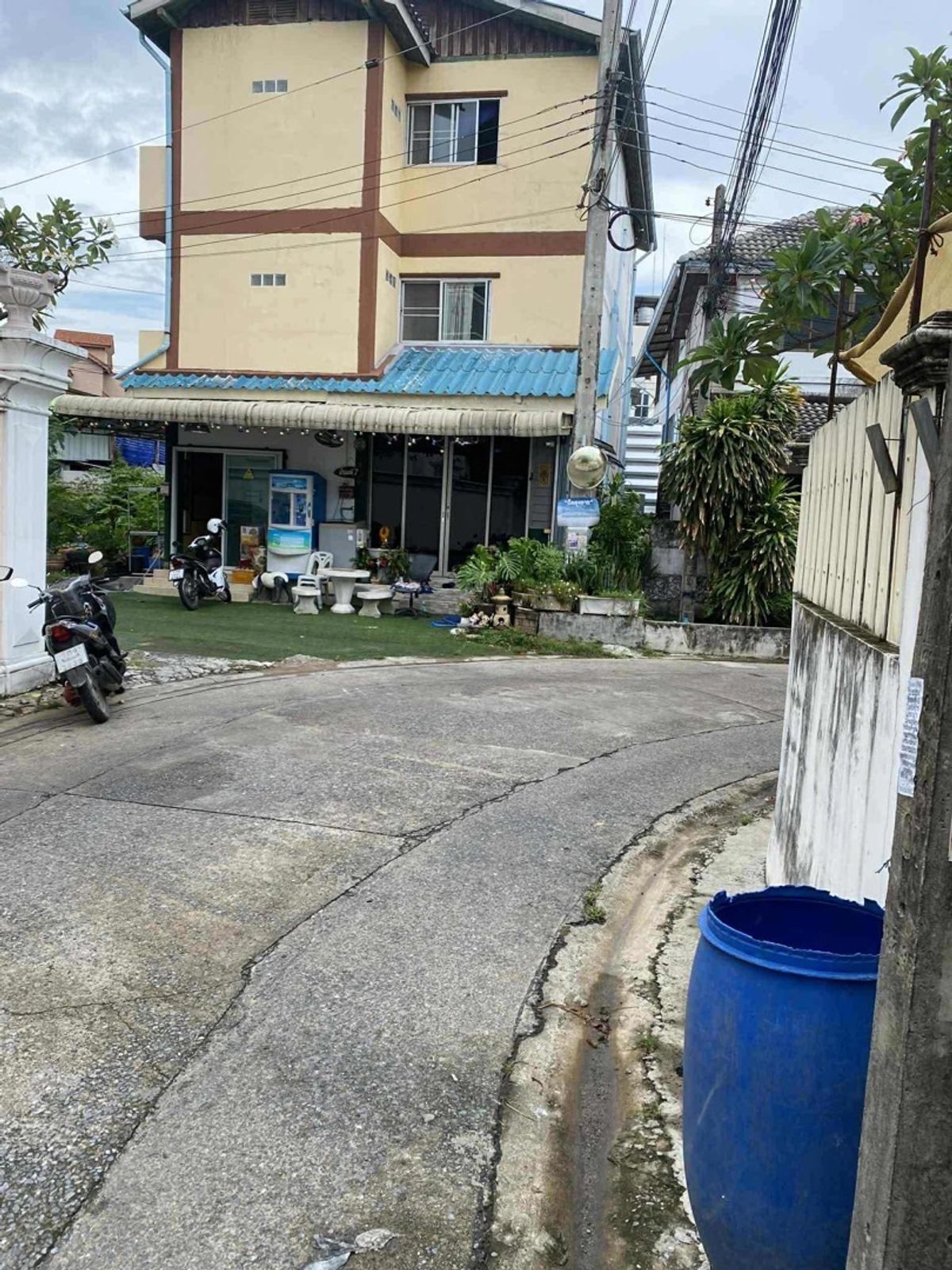 ให้เช่าร้านค้า/ตลาดนัดโชคชัย4 ลาดพร้าว71 : ปล่อยเช่า พื้นที่ทำธุรกิจ ร้านอาหาร กาแฟ เบเกอรี่ อาหารตามสั่ง ครัวกลาง ถนนสังคมสงเคราะห์ ปากซอย 26 แหล่ง ร้านอาหาร คาเฟ่ และที่พักอาศัย