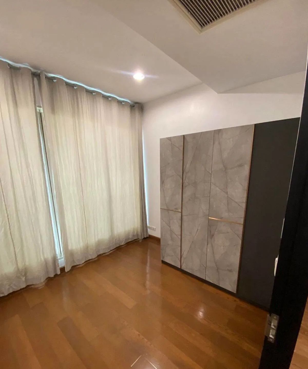 ให้เช่าคอนโดวิทยุ ชิดลม หลังสวน : The Address Chidlom Eng 中 日 Please add LINE ID @806qphgn o8415o5483