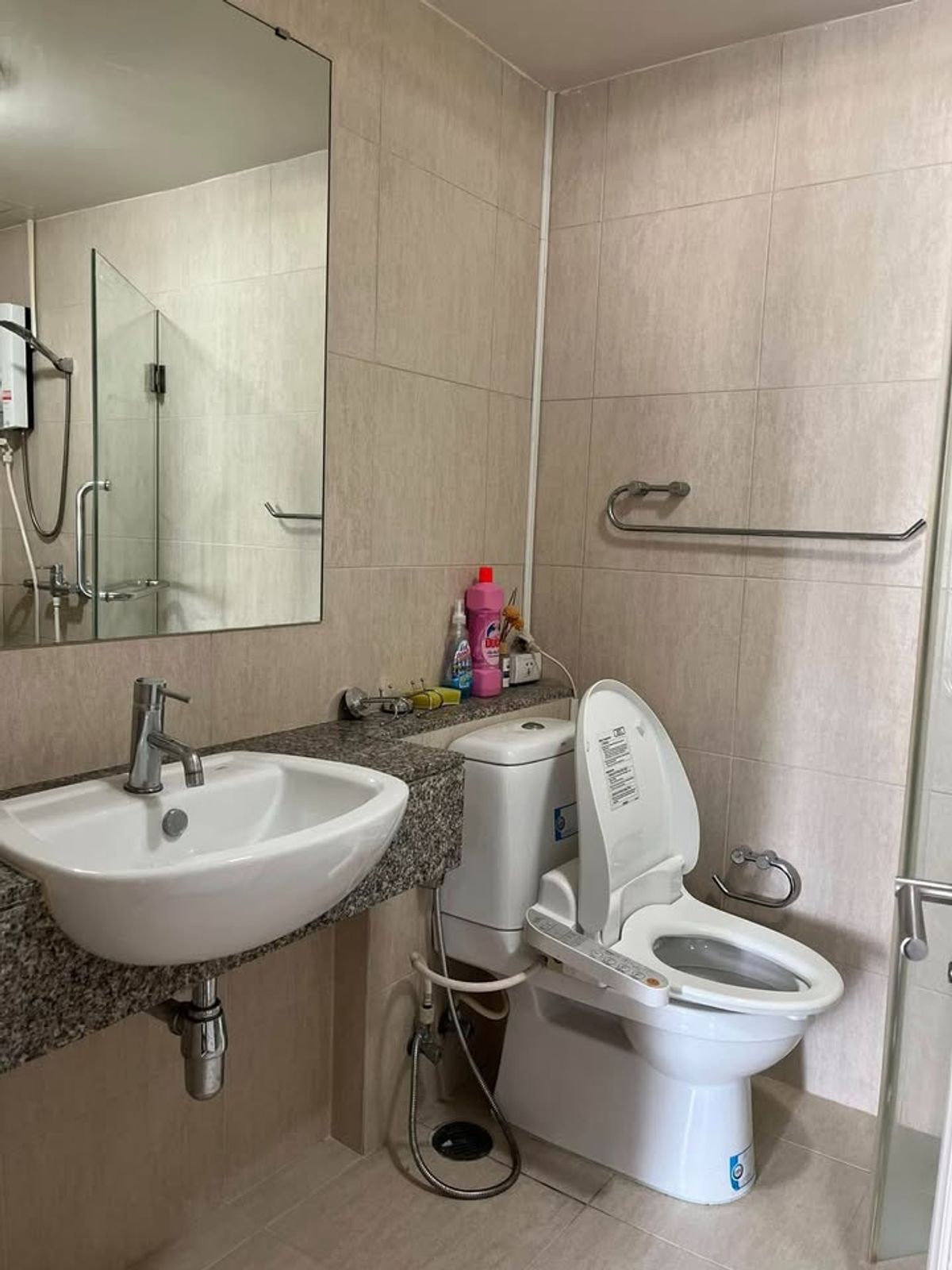 คอนโดสุขุมวิท อโศก ทองหล่อ : คอนโด The Clover Thonglor 18 เดินทางสะดวก ใกล้รถไฟฟ้าบีทีเอส มีรถรับส่ง เฟอร์นิเจอร์ครบ พร้อมอยู่!!