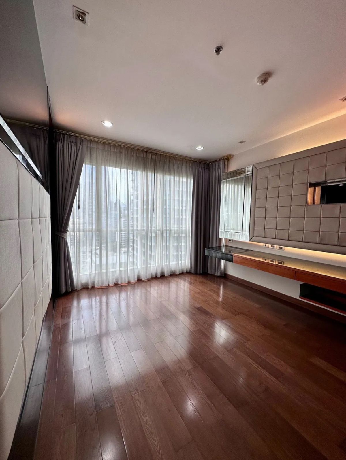 ขายคอนโดวิทยุ ชิดลม หลังสวน : The Address Chidlom Eng 中 日 Please add LINE ID @806qphgn o8415o5483