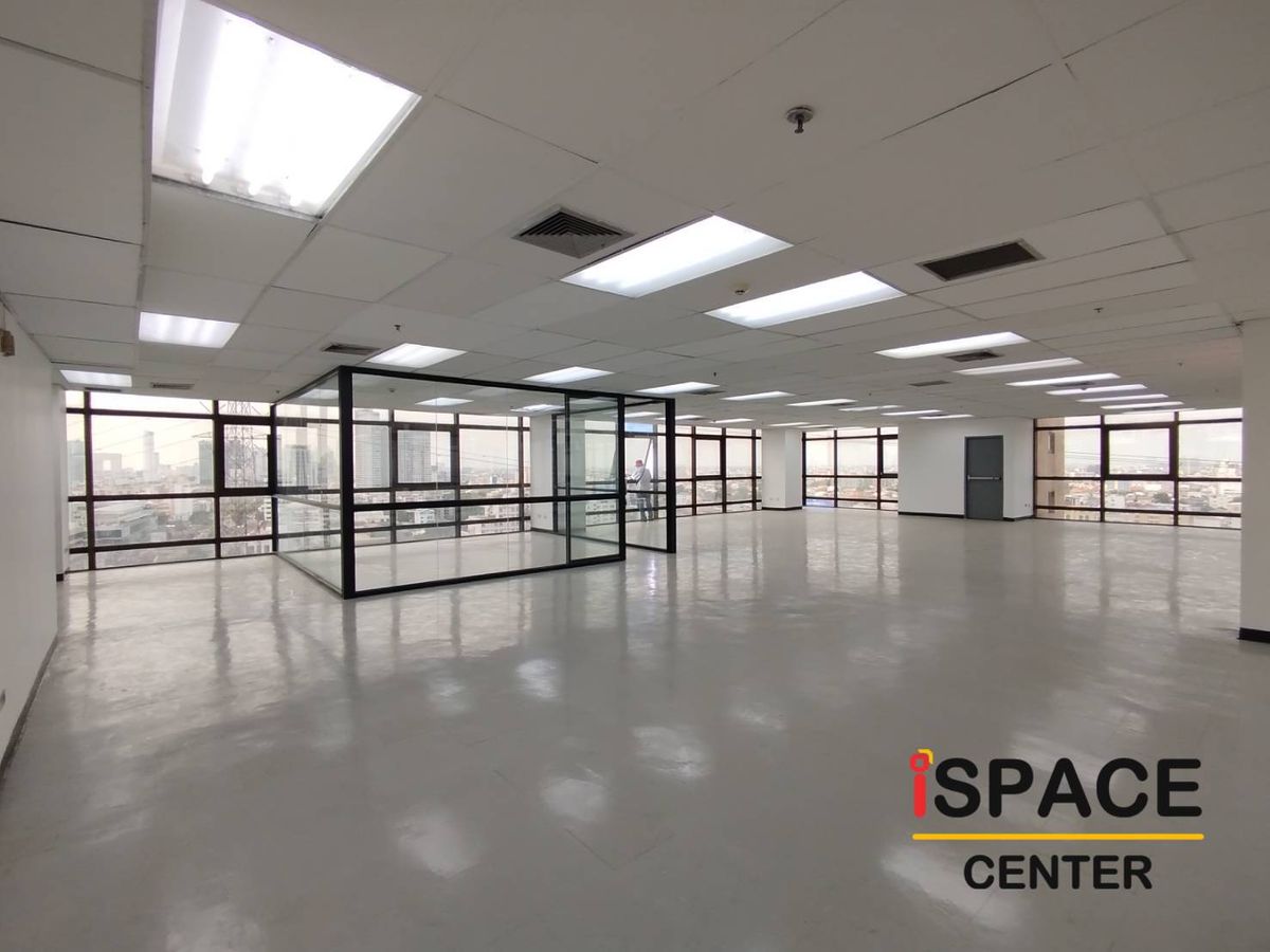 For RentOfficeRatchadapisek, Huaikwang, Suttisan : Rental offices next to MRT Sutthisan about 100 meters with 1 meeting room.