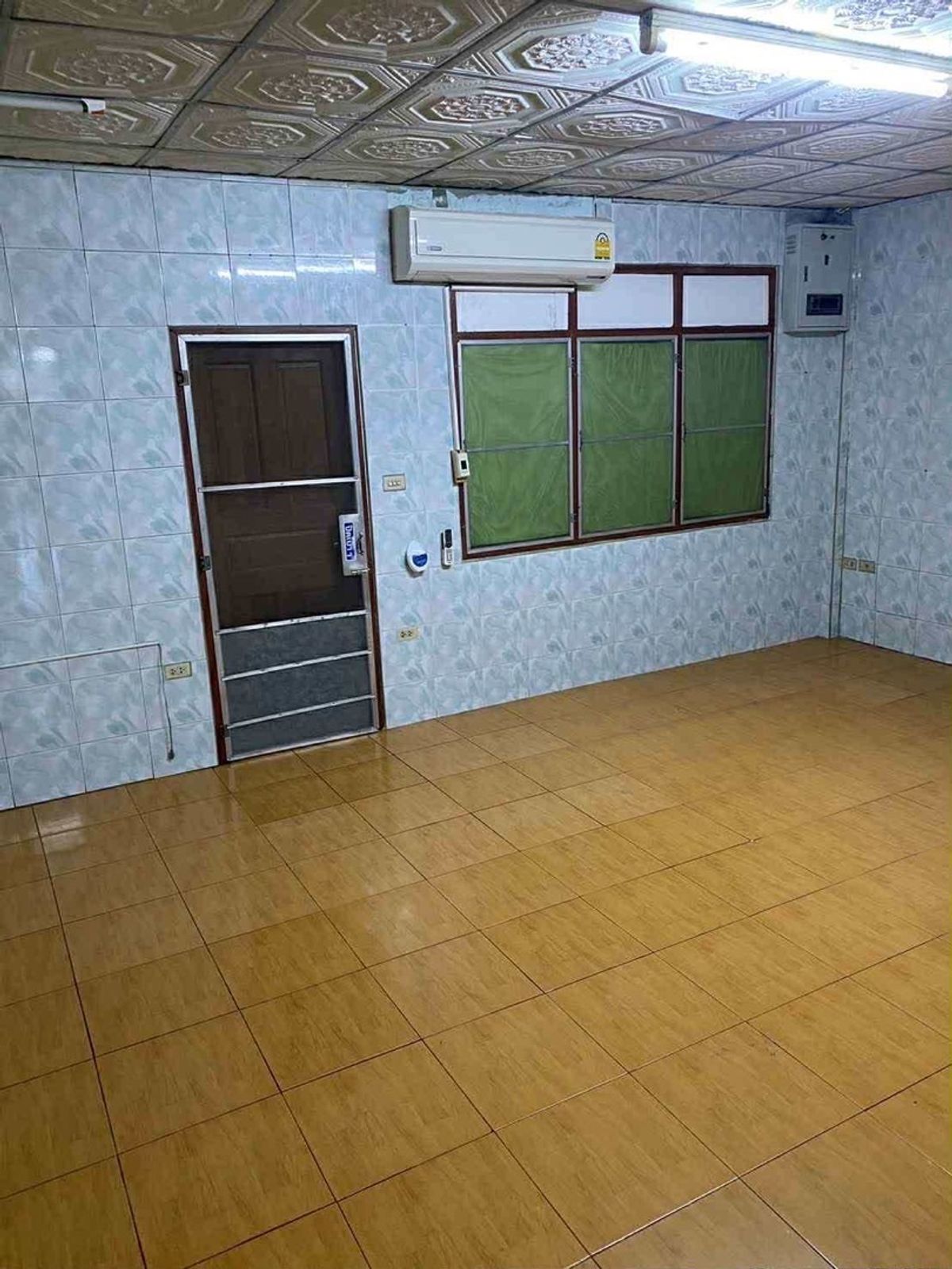 ให้เช่าร้านค้า/ตลาดนัดโชคชัย4 ลาดพร้าว71 : ปล่อยเช่า พื้นที่ทำธุรกิจ ร้านอาหาร กาแฟ เบเกอรี่ อาหารตามสั่ง ครัวกลาง ถนนสังคมสงเคราะห์ ปากซอย 26 แหล่ง ร้านอาหาร คาเฟ่ และที่พักอาศัย