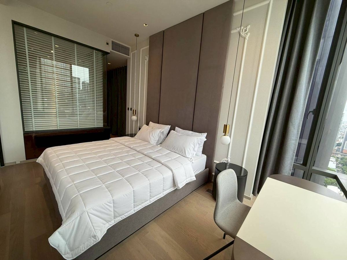 For RentCondoSilom, Saladaeng, Bangrak : ★ Ashton Silom ★ 46 sq m., 31st floor (1 bedroom, 1 bathroom), ★ near Bts Chong Nonsi ★ near Silom Complex, Silom Market and Lalai Sap Market ★ Many amenities ★ Complete electrical appliances