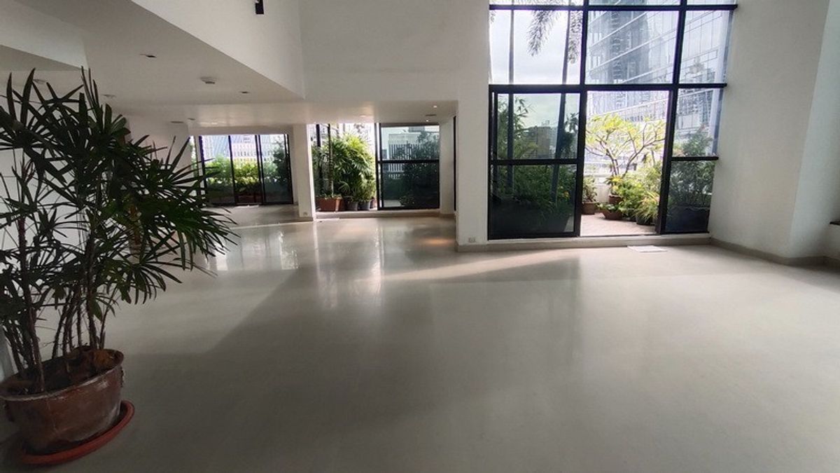 ขายคอนโดวิทยุ ชิดลม หลังสวน : LTHC12842 - Condo for sale คอนโด ขาย at Somkid Gardens สมคิด การ์เดน Size 437 sqm. 4 beds 4 baths Near BTS Chit Lom Station ONLY 98 MB
