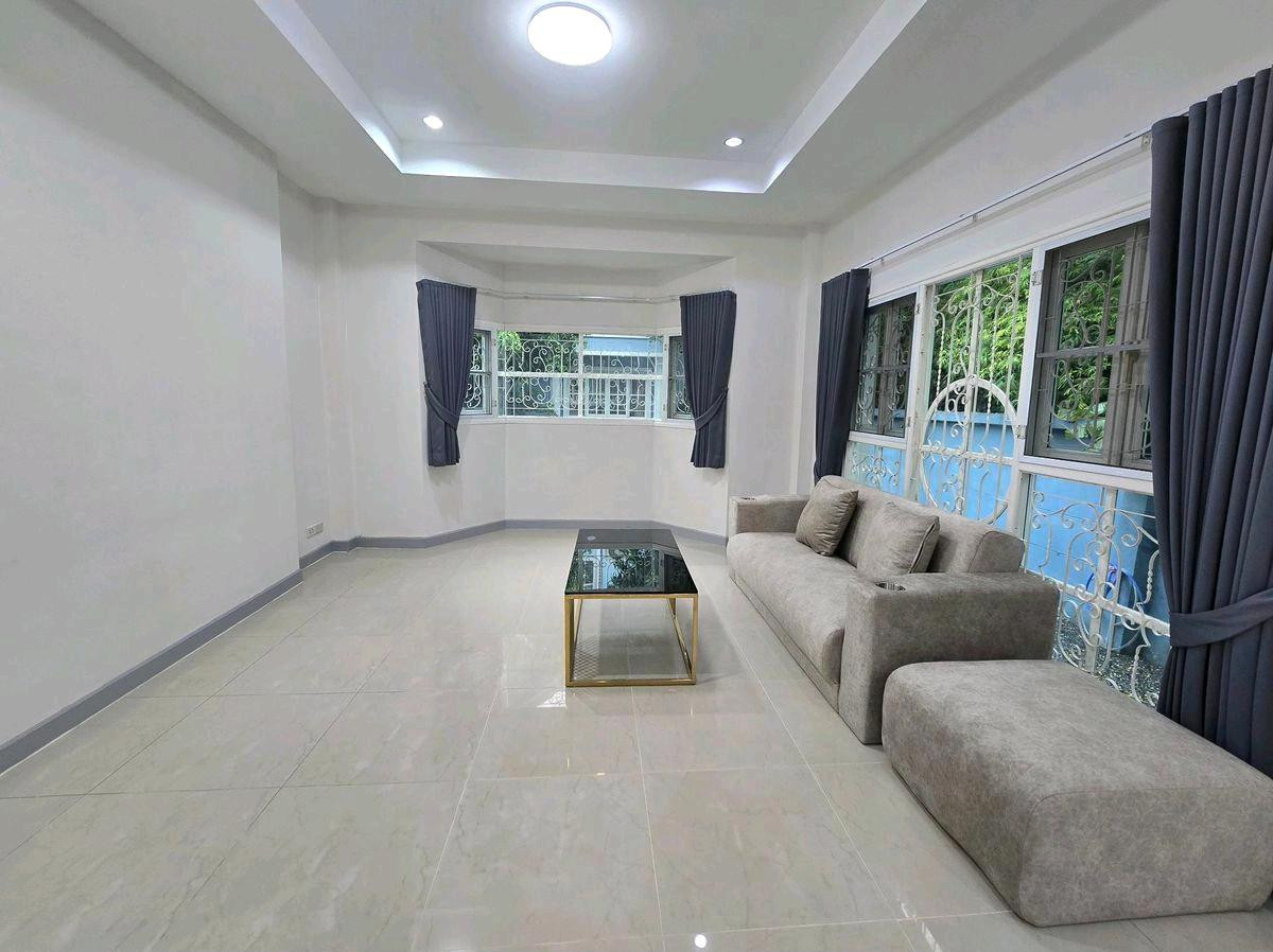 For RentHouseVipawadee, Don Mueang, Lak Si : Rent a 2 -story detached house, 78 sq.w., on Songprapa Road Nava Pracha Phatthana 11 Near Don Mueang Airport