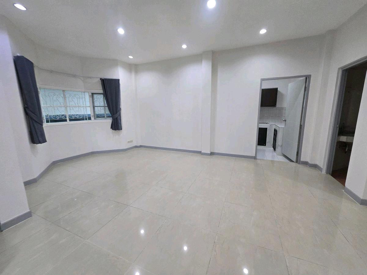 For RentHouseVipawadee, Don Mueang, Lak Si : Rent a 2 -story detached house, 78 sq.w., on Songprapa Road Nava Pracha Phatthana 11 Near Don Mueang Airport