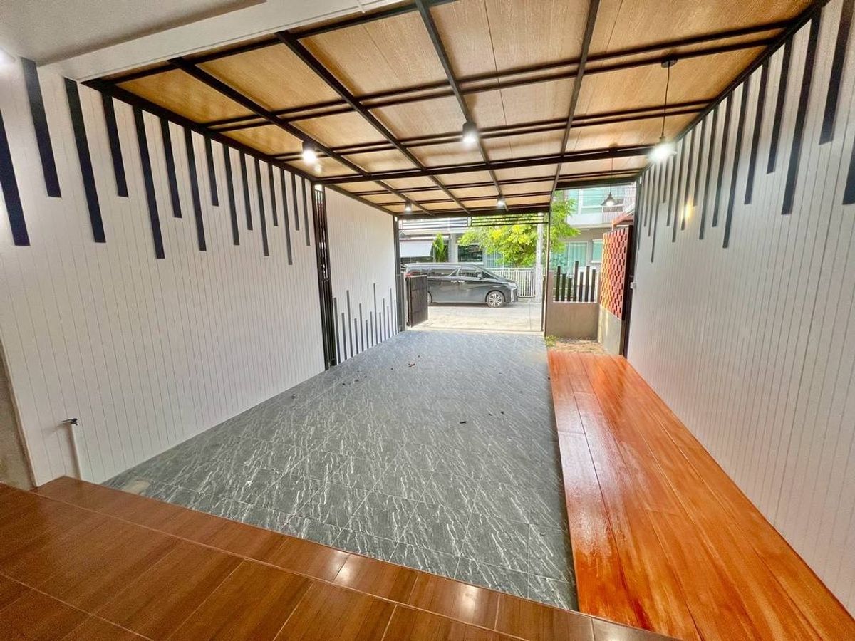 For SaleTownhomeBangna, Bearing, Lasalle : 2-storey Town sells, Indy, Bang Na-Trat, Km. 26 (Soi ABAC), size 22 square wah, 2 bedrooms, Bang Bo Subdistrict, Bang Bo District, Samut Prakan Province