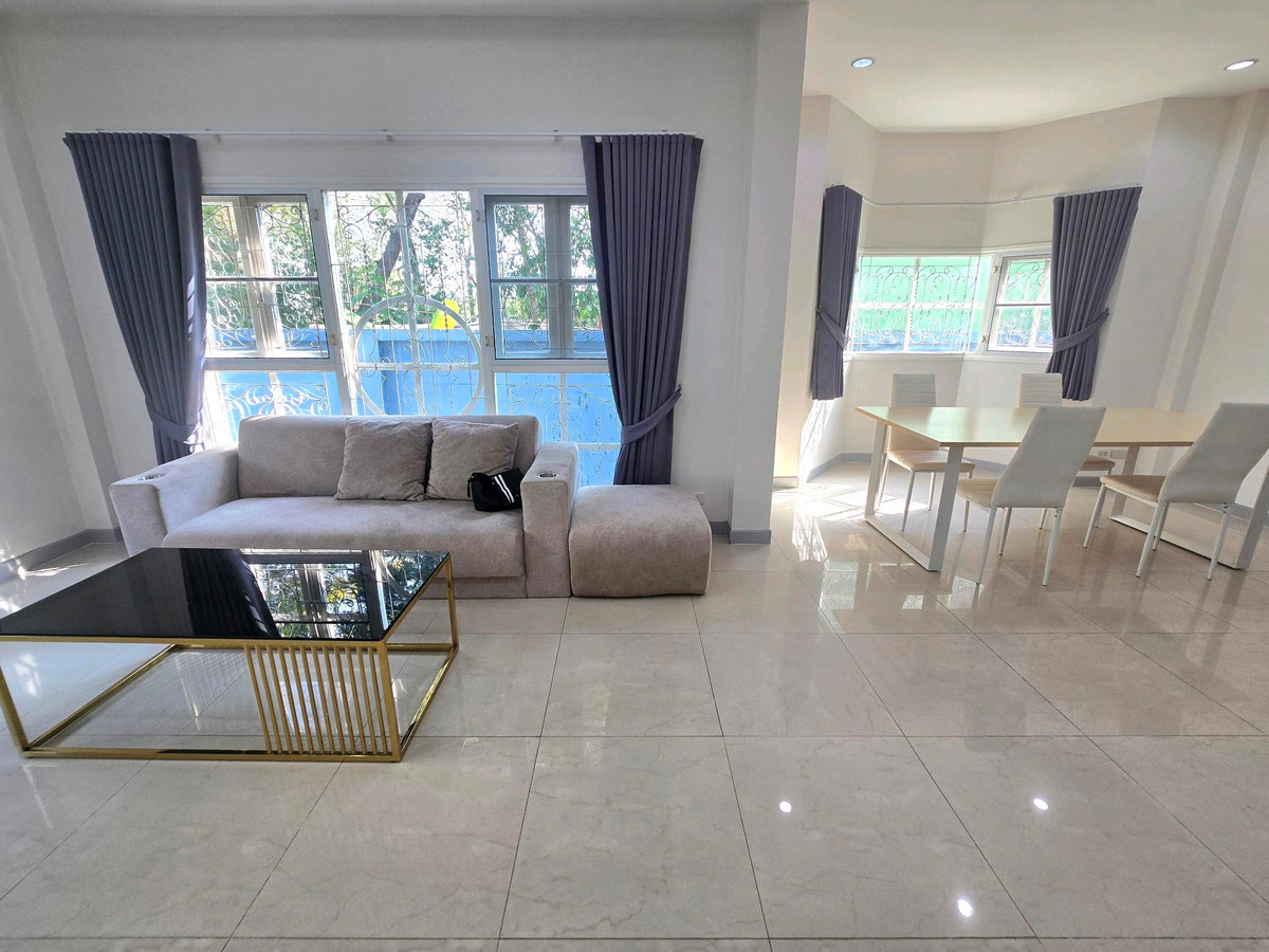 For RentHouseVipawadee, Don Mueang, Lak Si : Rent a 2 -story detached house, 78 sq.w., on Songprapa Road Nava Pracha Phatthana 11 Near Don Mueang Airport