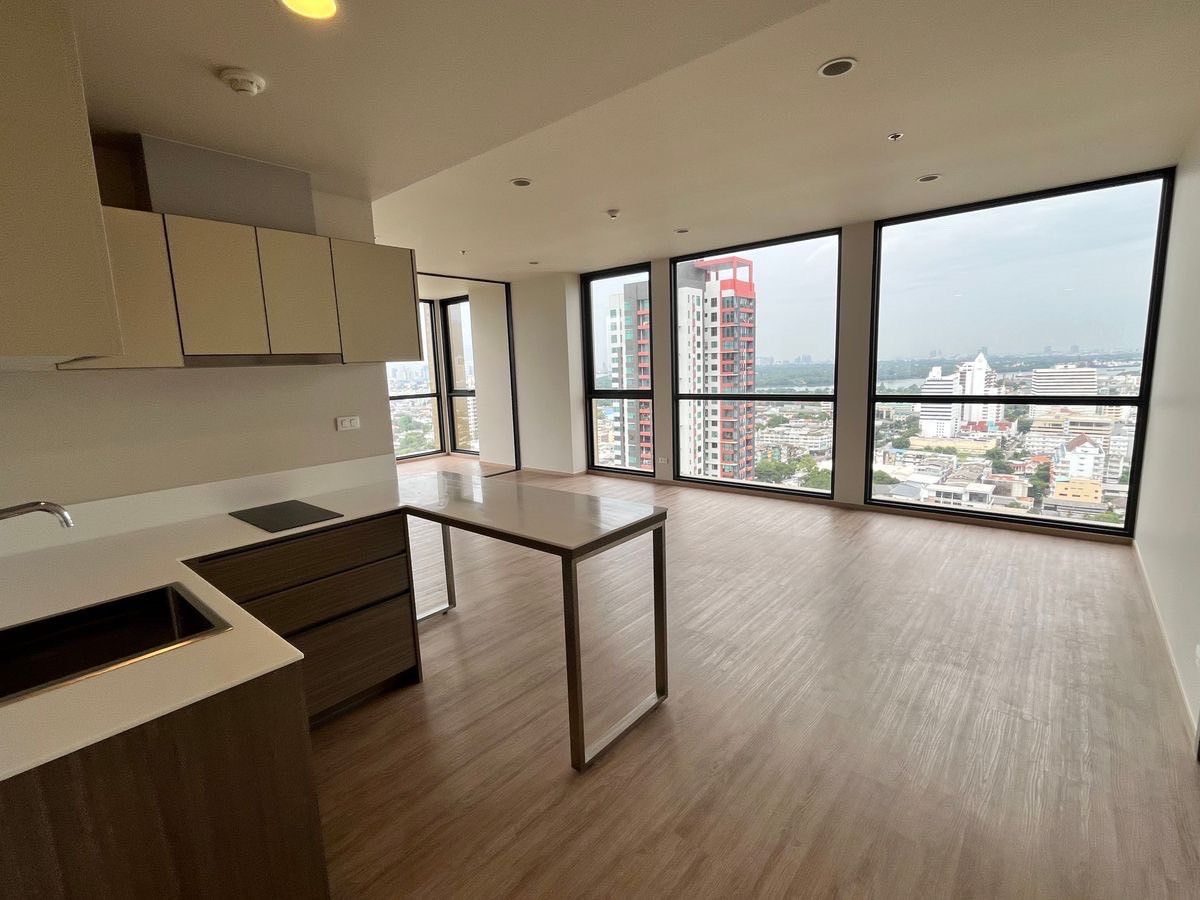 For RentCondoSathorn, Narathiwat : ★ The Issara Sathorn ★ 90 sq m., 25th floor (2 bedroom, 2 bathroom), ★Near BTS Chong Nonsi ★Near Market Place Nang Linchi and Makro Sathorn ★ Many facilities ★ Fully furnished ★