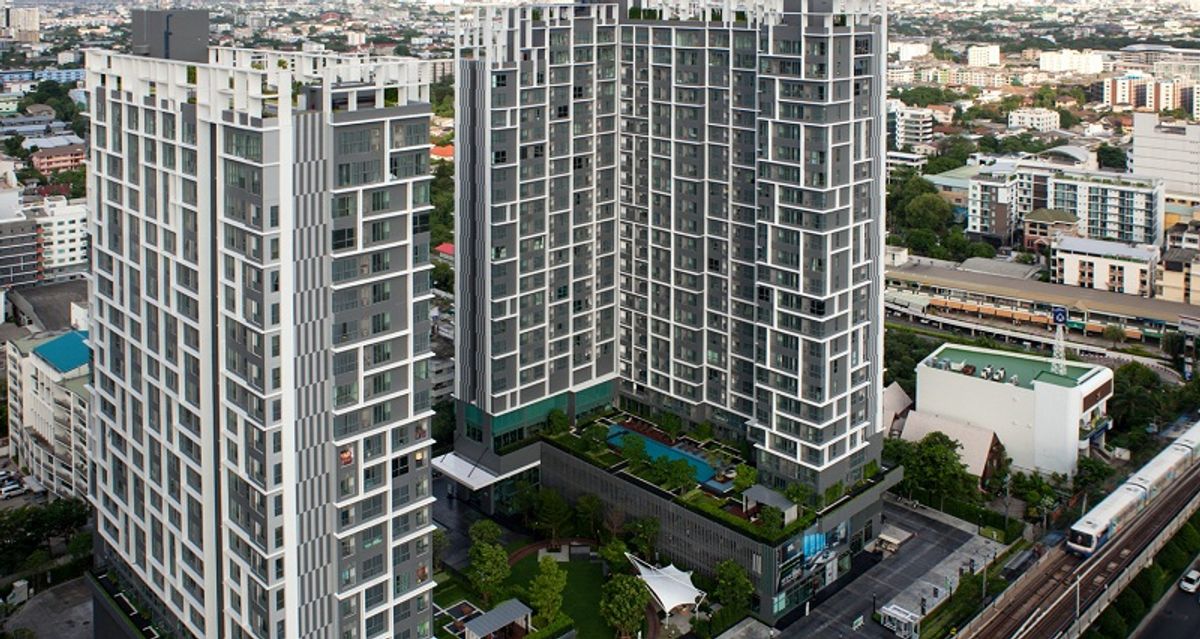 ให้เช่าคอนโดอ่อนนุช อุดมสุข : ปล่อยเช่าคอนโด duplex วิวถนนสุขุมวิทในโครงการ IDEO Mobi Sukhumvit 81