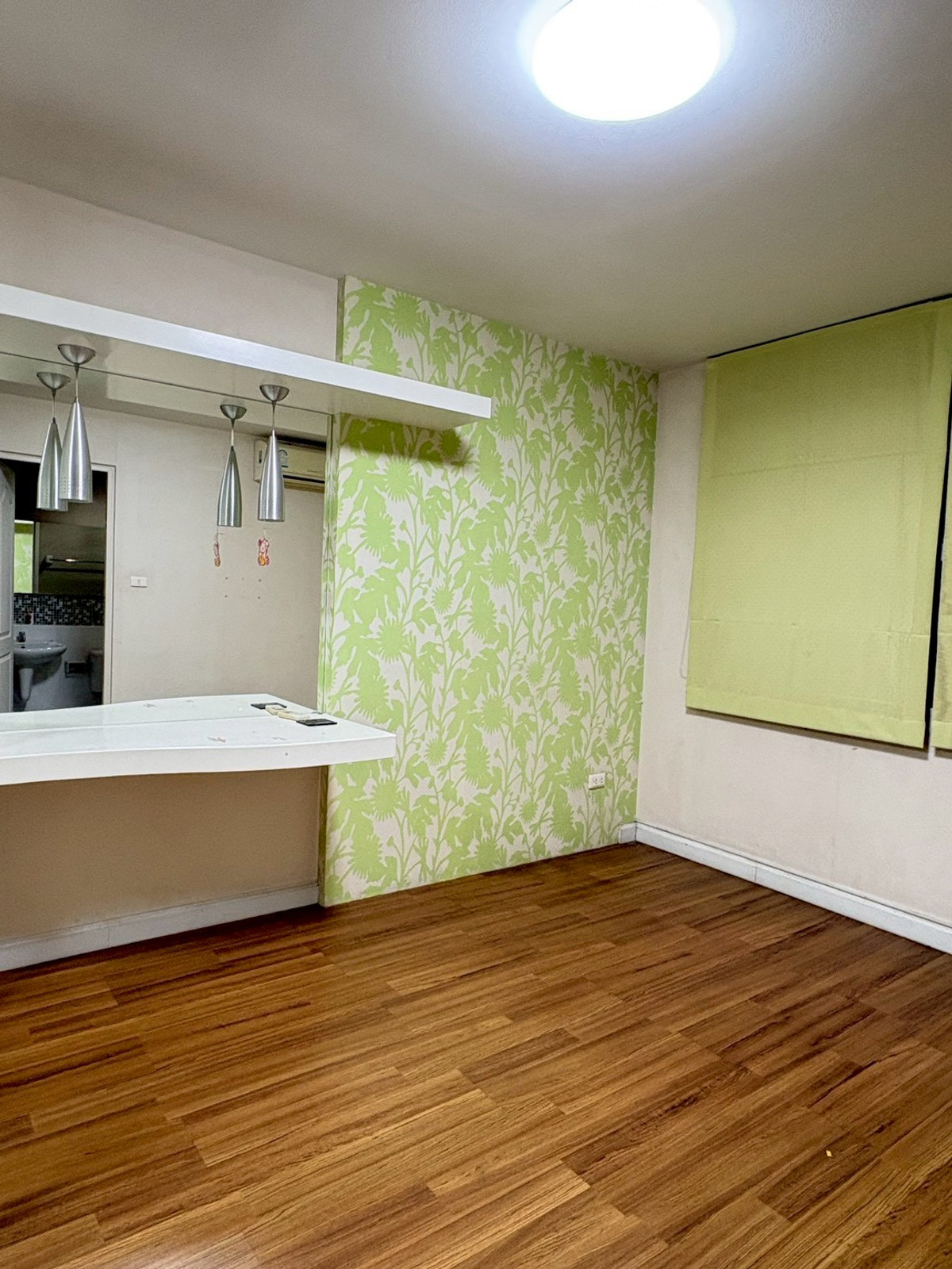 For RentTownhomeRama5, Ratchapruek, Bangkruai : townhome at Soi Tiwanon 3, near MRT, suitable for office use or company registration.